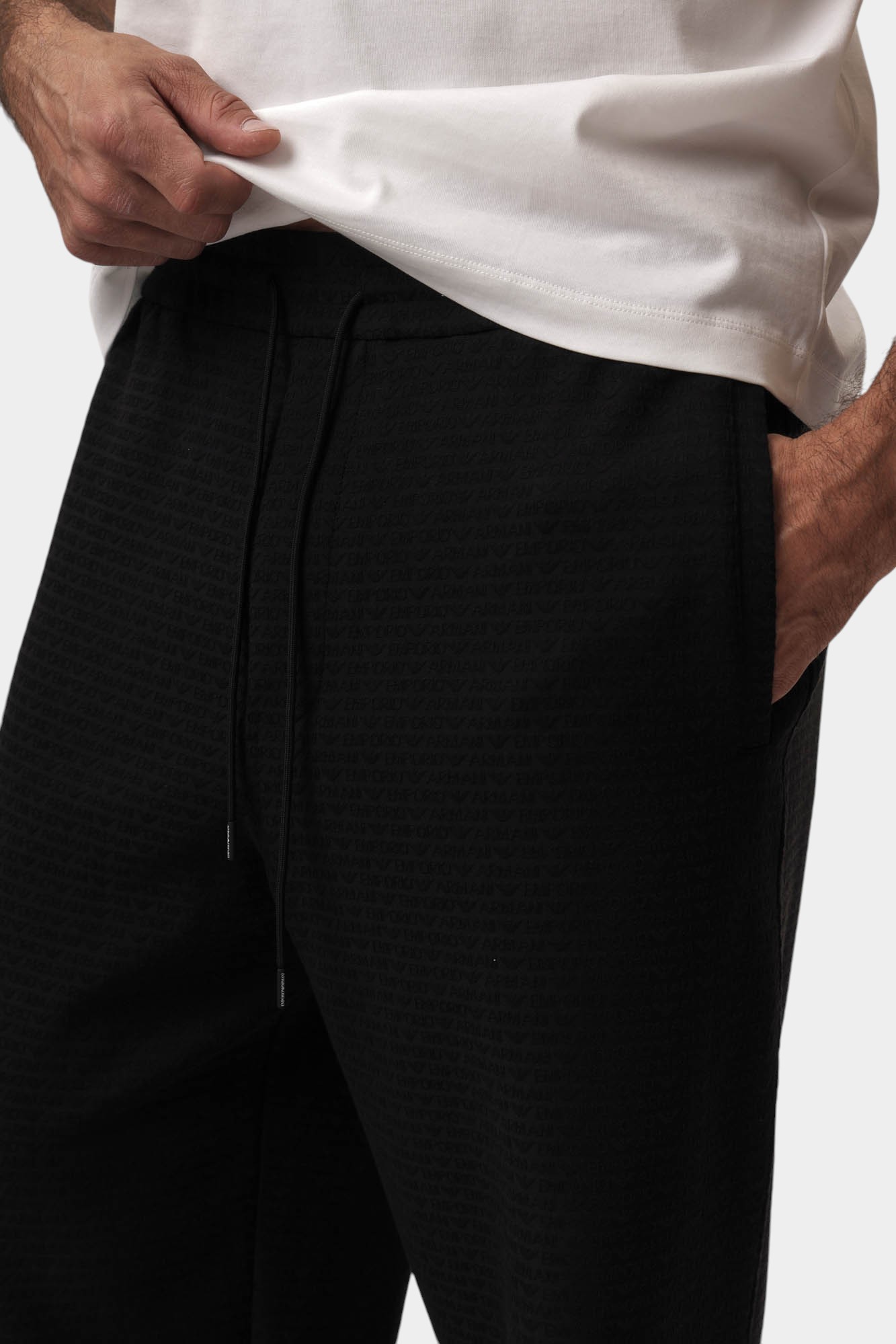 EM001106_AF13700 Брюки спортивные Emporio Armani Белый