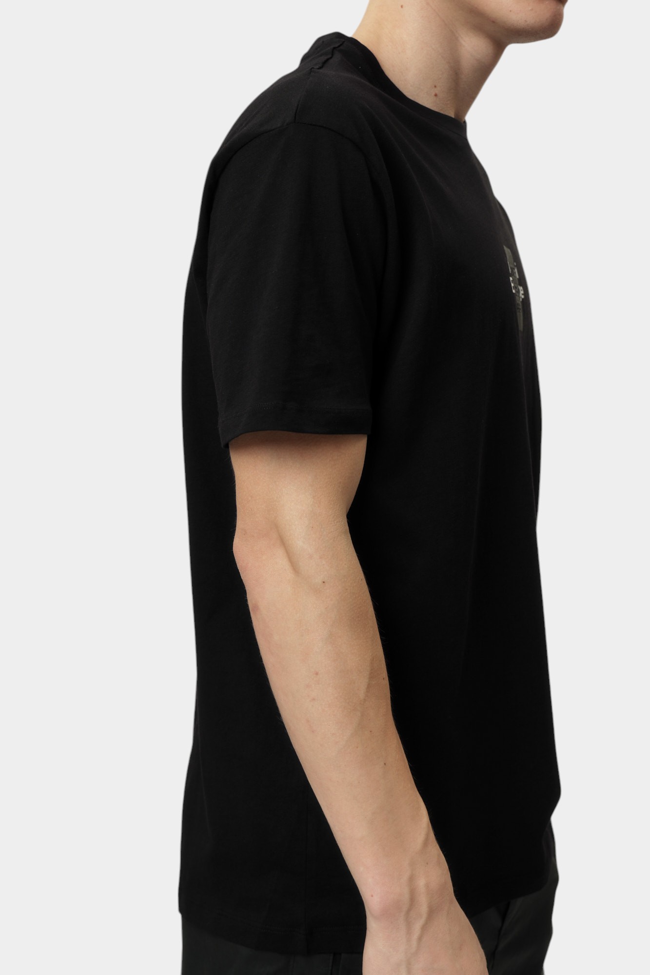 XM000767_AF12308 Футболка Armani Exchange Черный