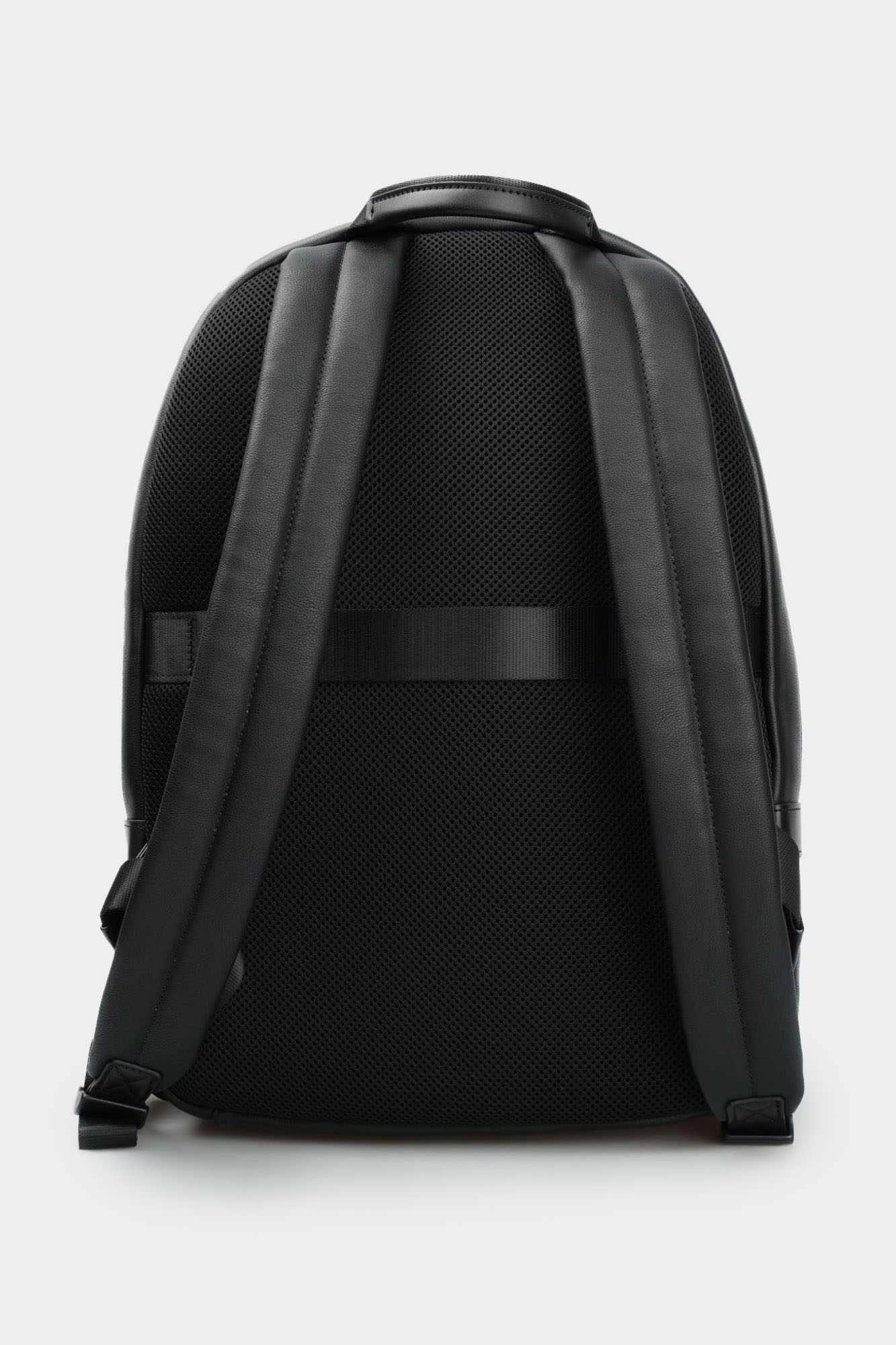 XM000142_AF11925 Рюкзак Armani Exchange Черный