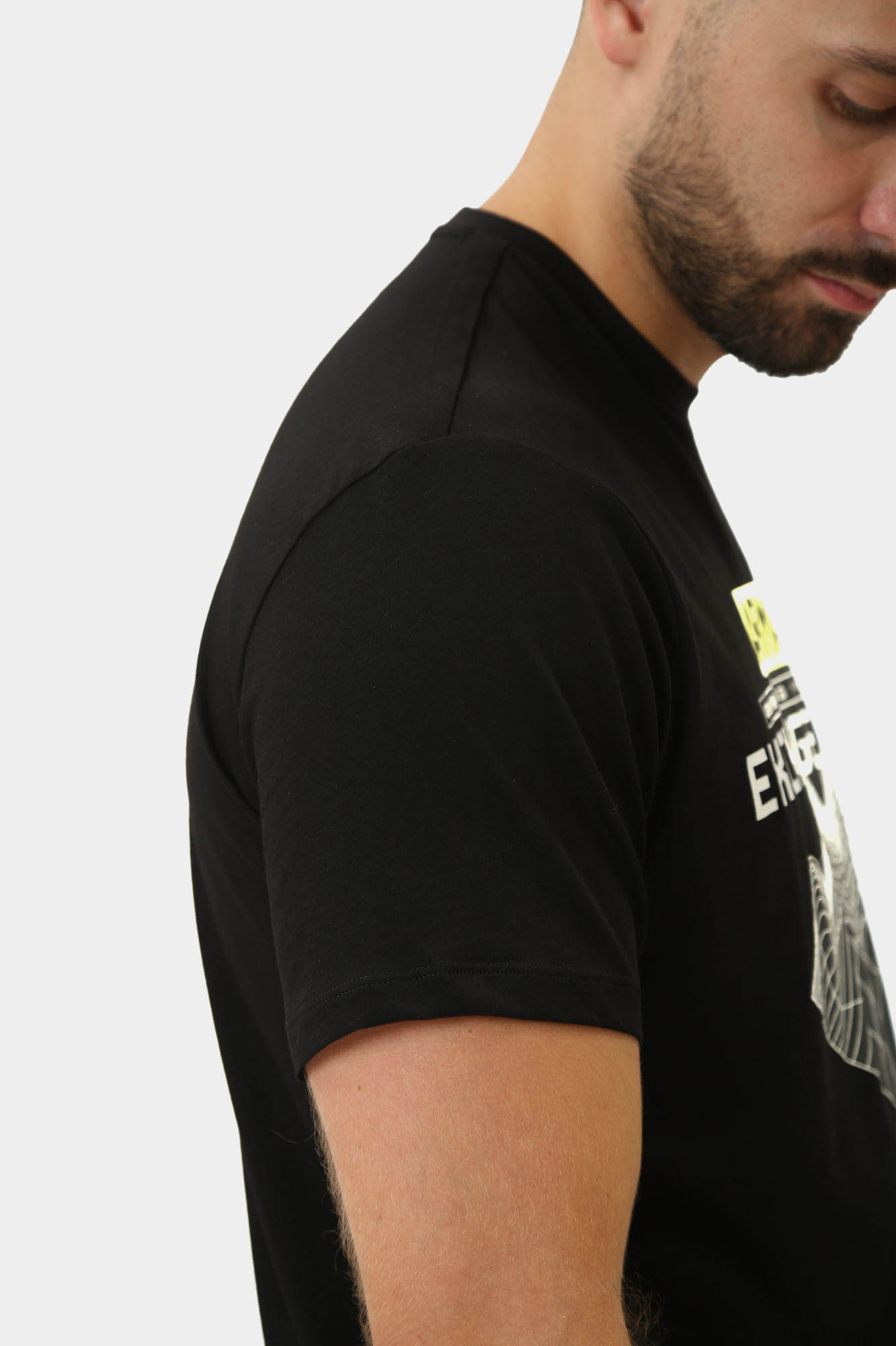 3DZTJQ_ZJGEZ Футболка Armani Exchange Черный