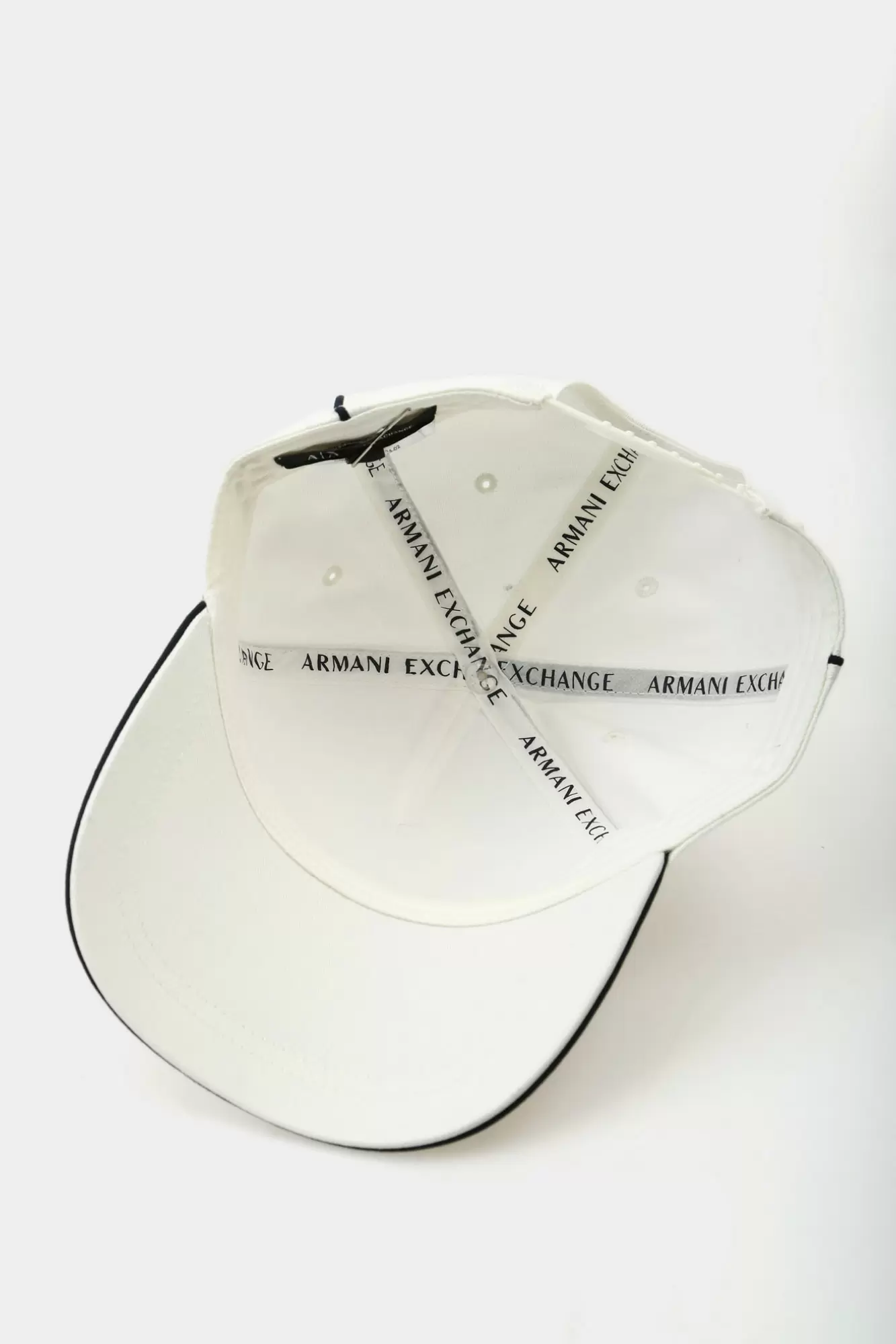 954218_4F117_12911 Кепка Armani Exchange Белый