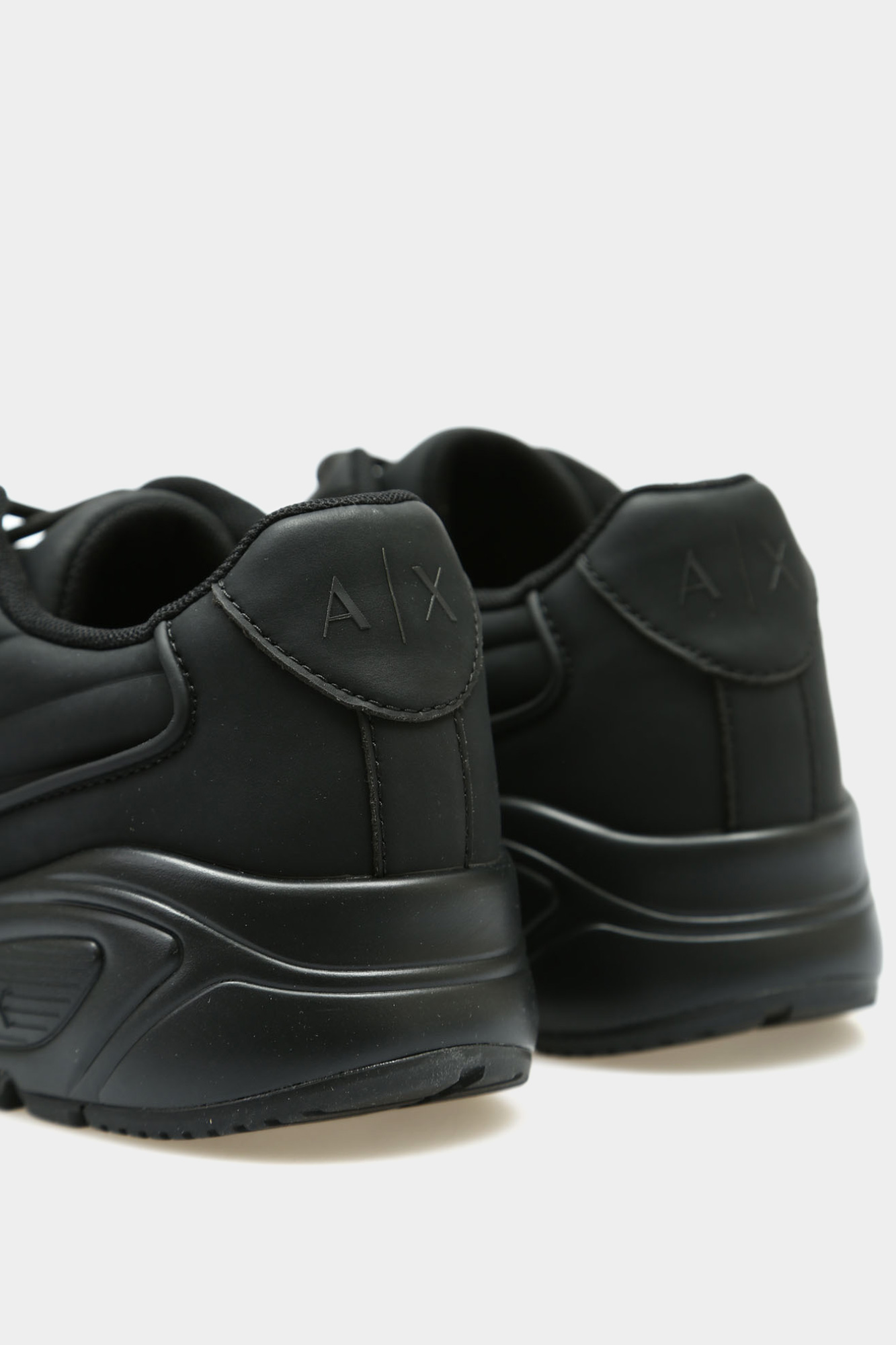 XUX229_XV866_0000 Кроссовки Armani Exchange Черный