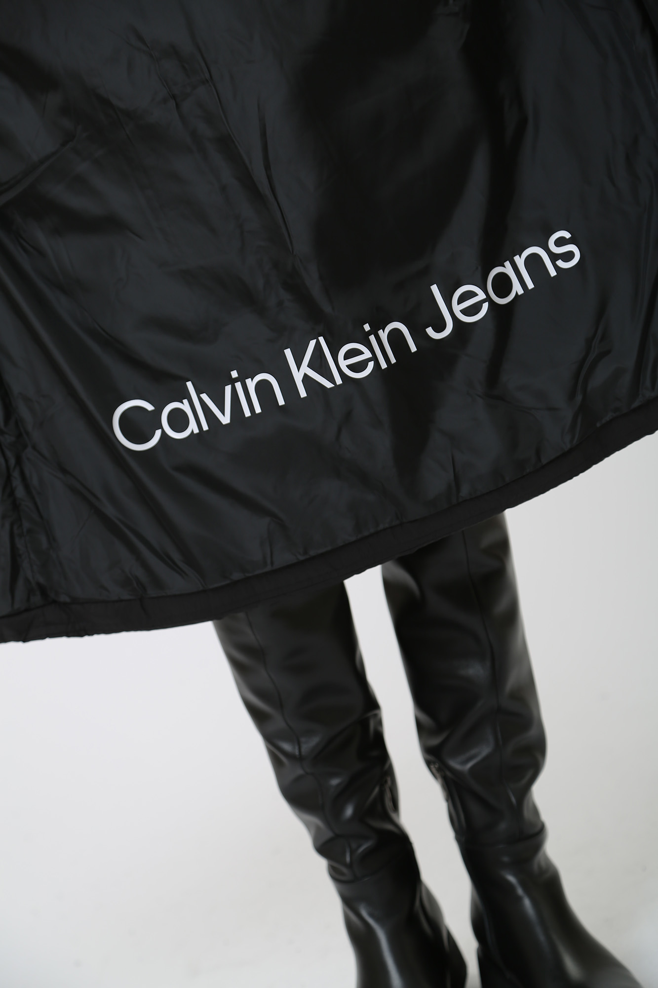 J20J221894 куртка утеплённая calvin klein jeans 
