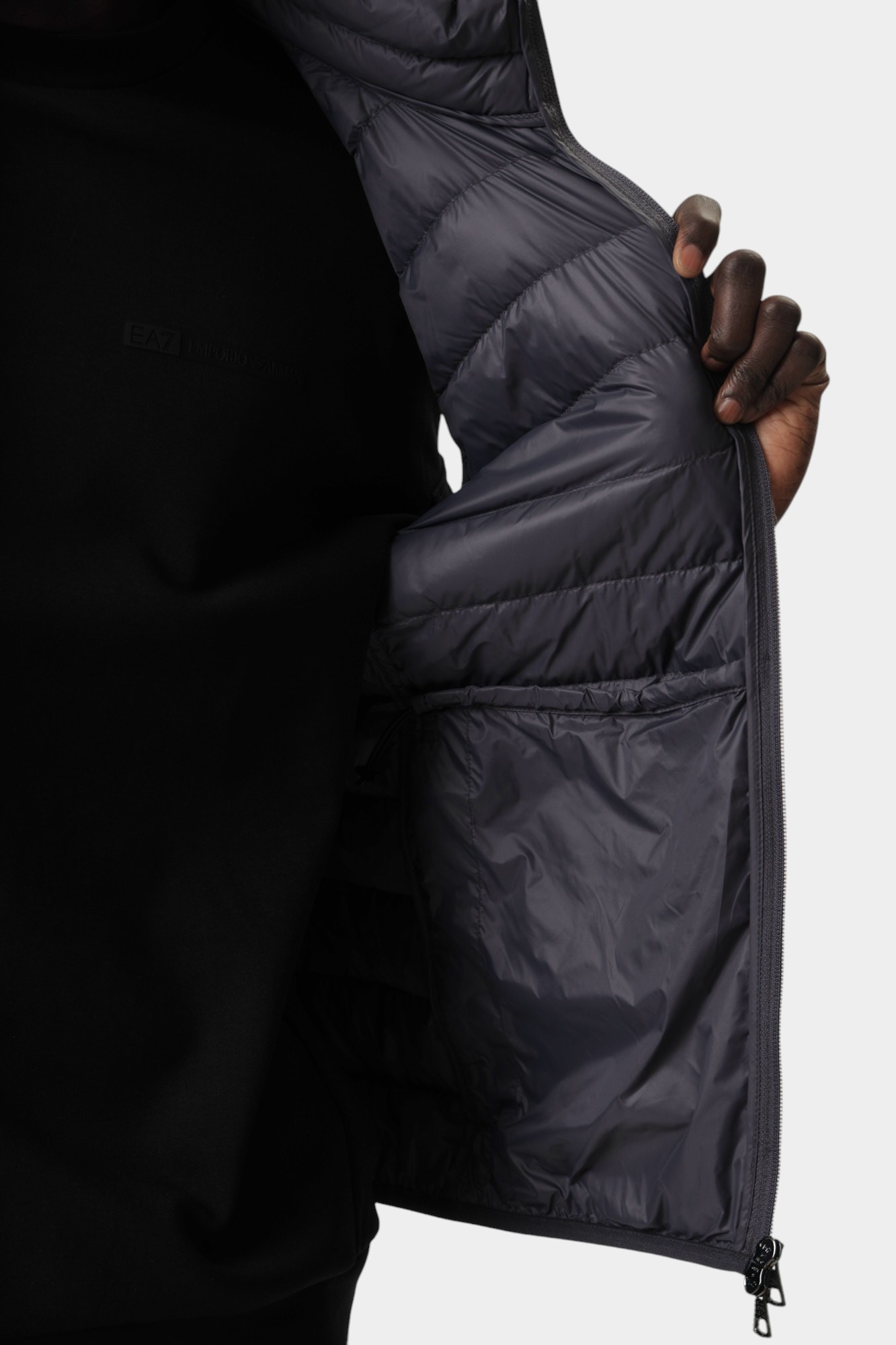 8NPQ06_PNGPZ Жилет EA7 Серый