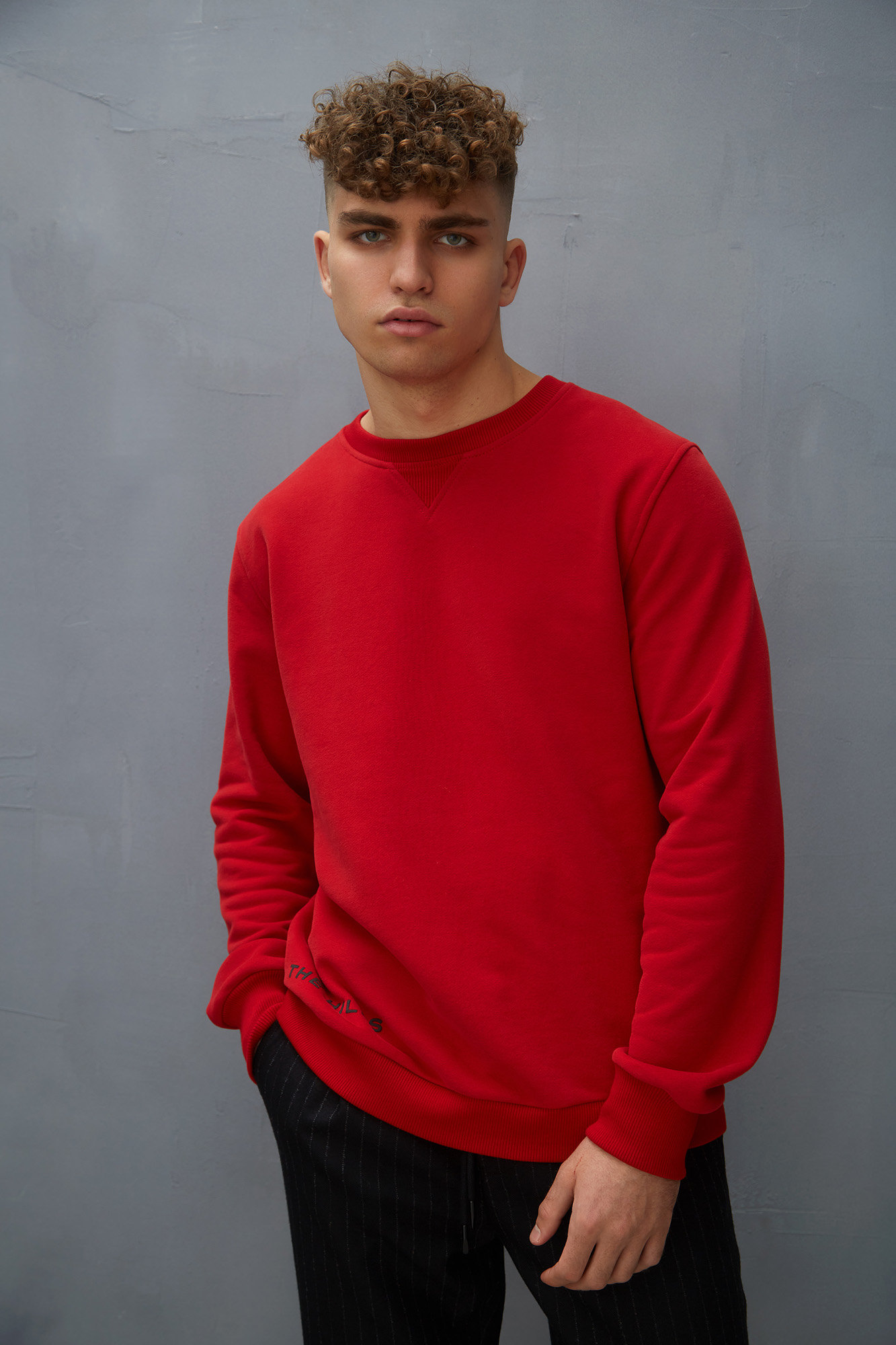 M-231-THT-20-0018 Свитшот The Hills Красный