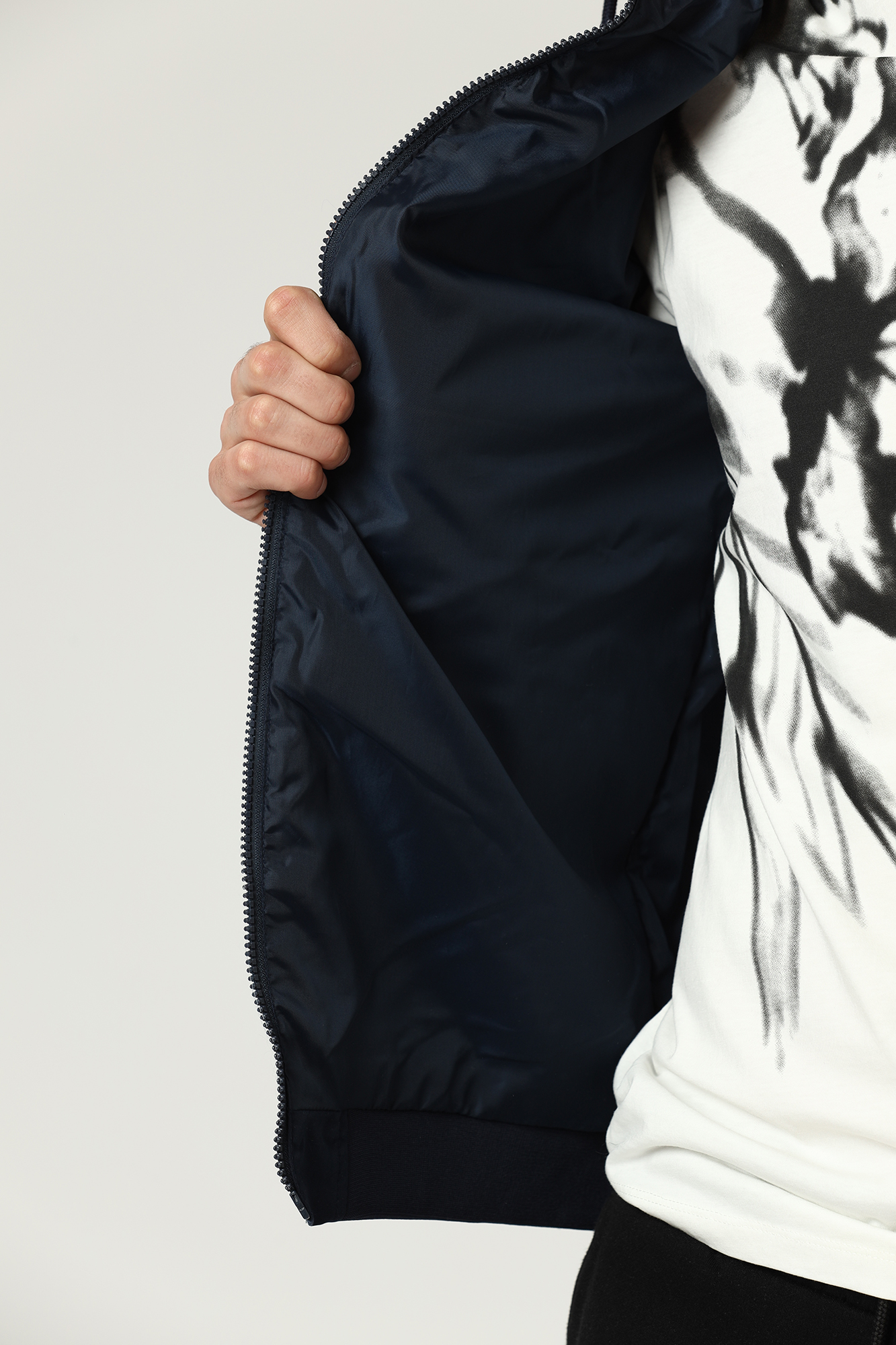 12200208 Ветровка Jack & Jones Красный