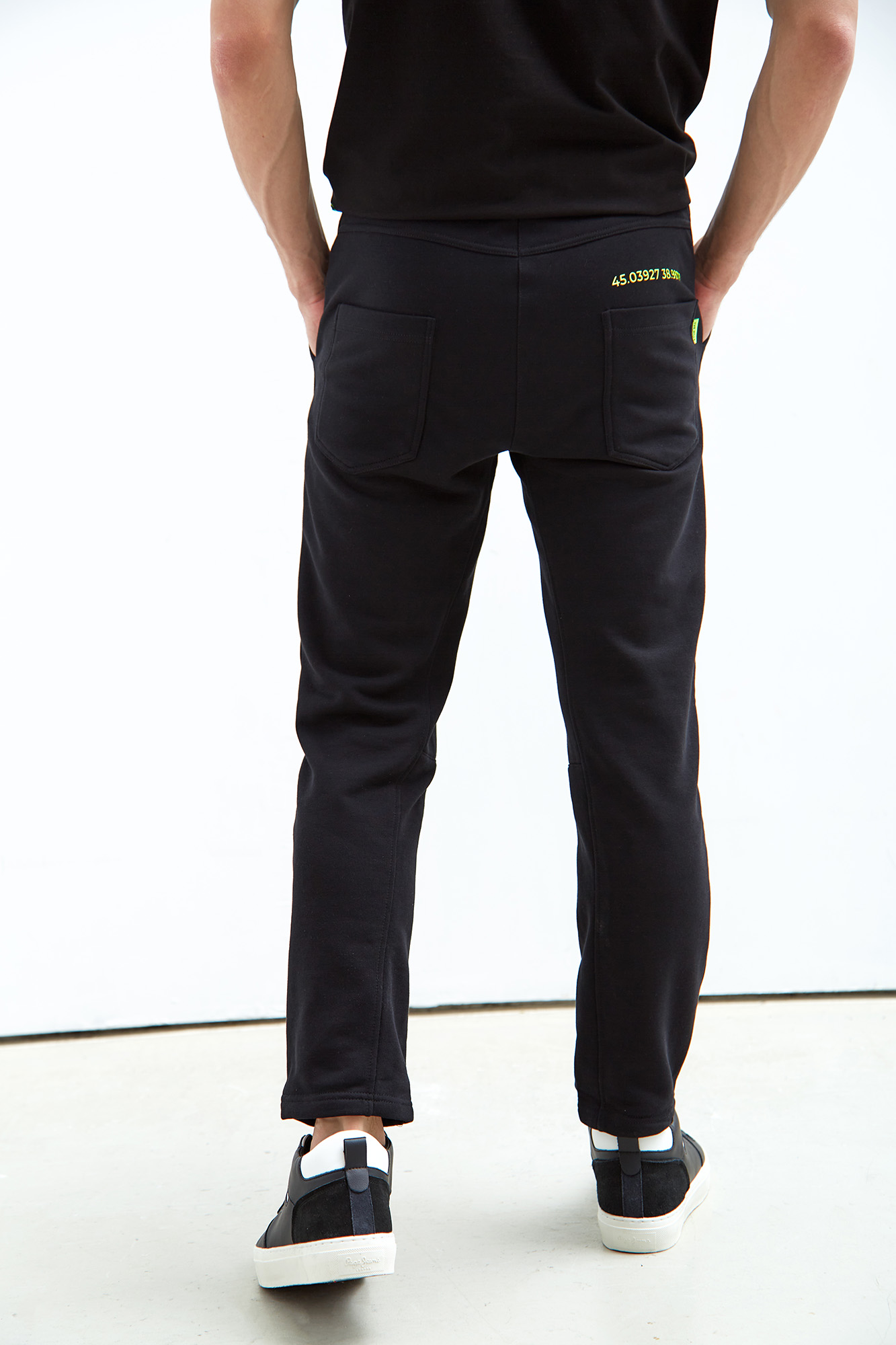 M-231-P-20-6109 Брюки спортивные The Hills Черный