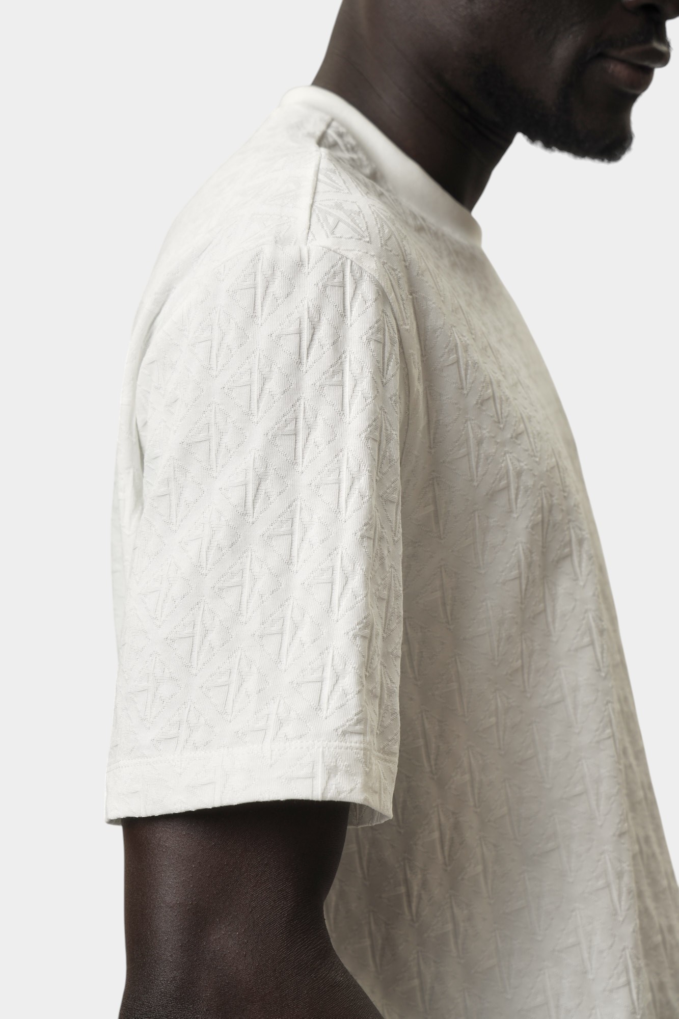 XM000268_AF10337 Футболка Armani Exchange Белый