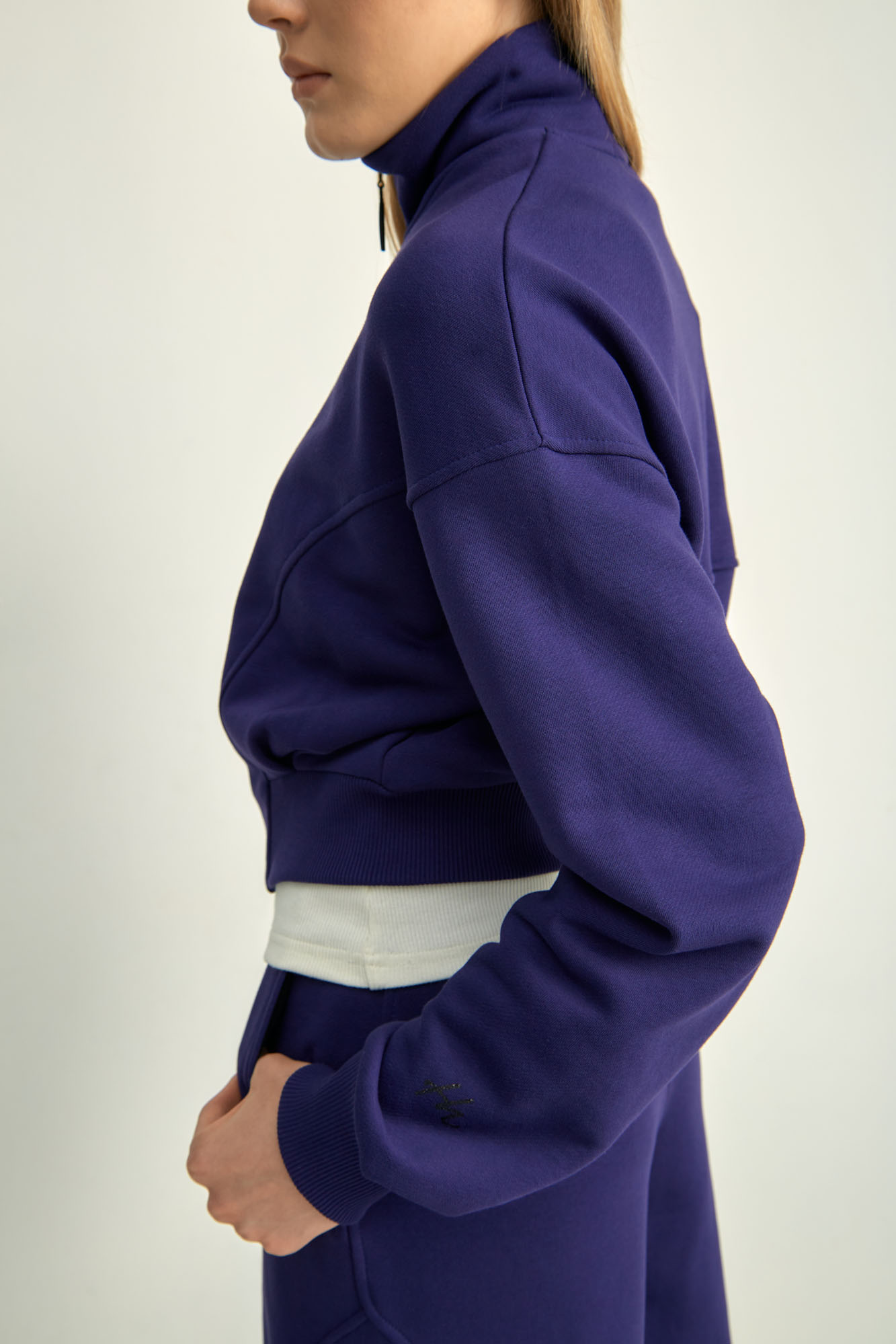 W-241-P-11-0091 тректоп the hills