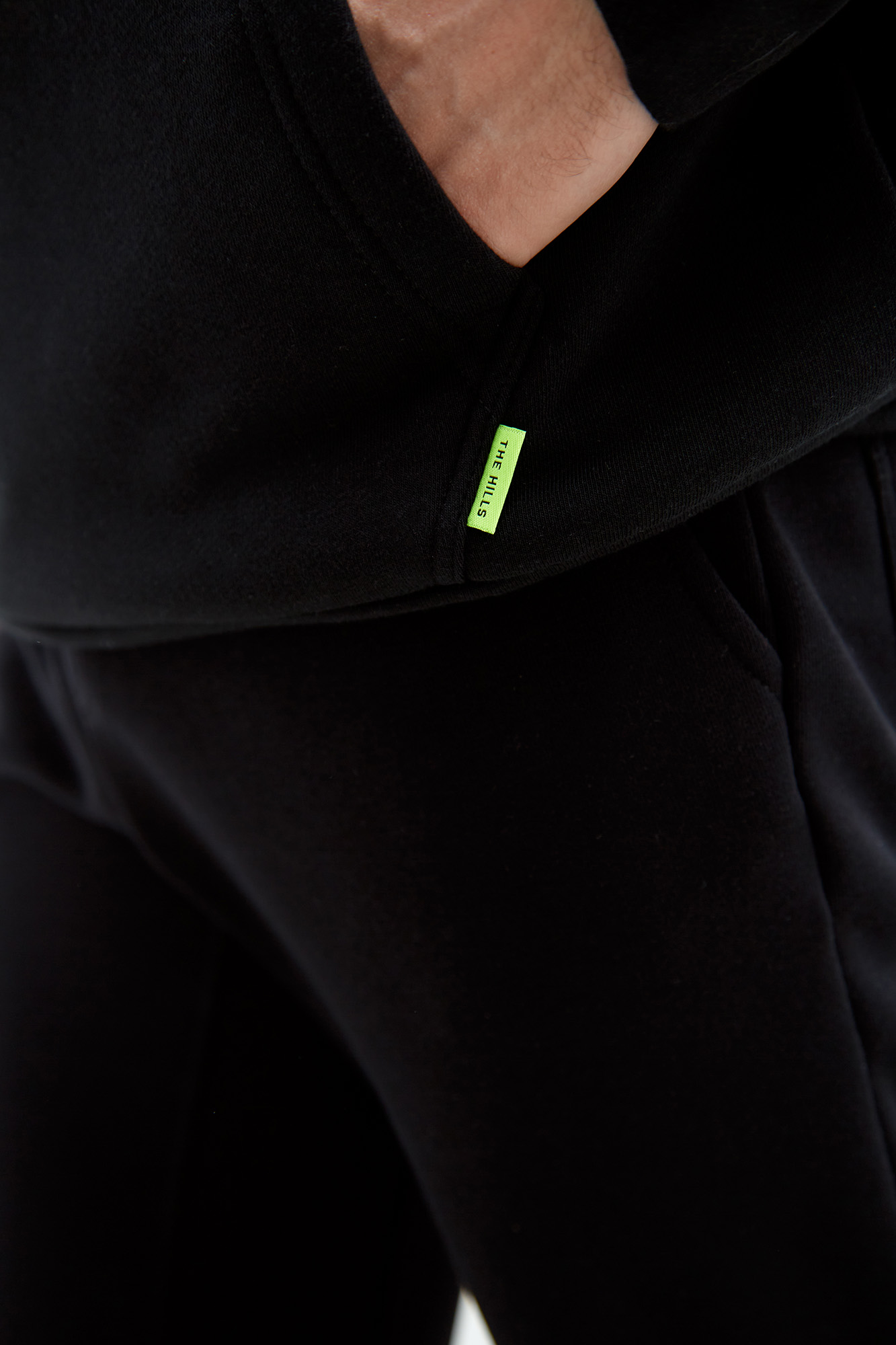 M-231-P-20-0001 Худи The Hills Черный