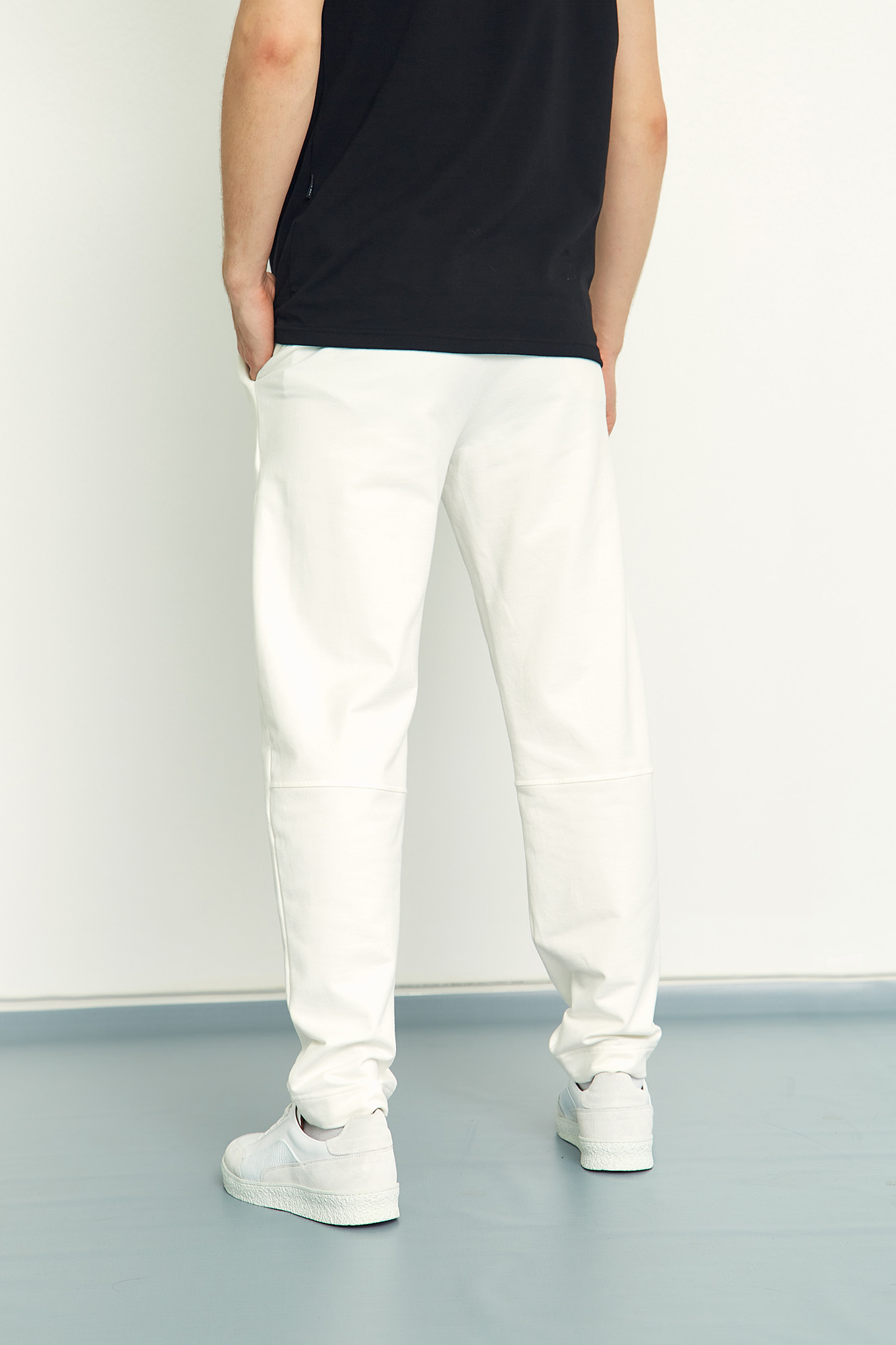 M-221-11-3339 Брюки спортивные джоггеры The Hills Белый