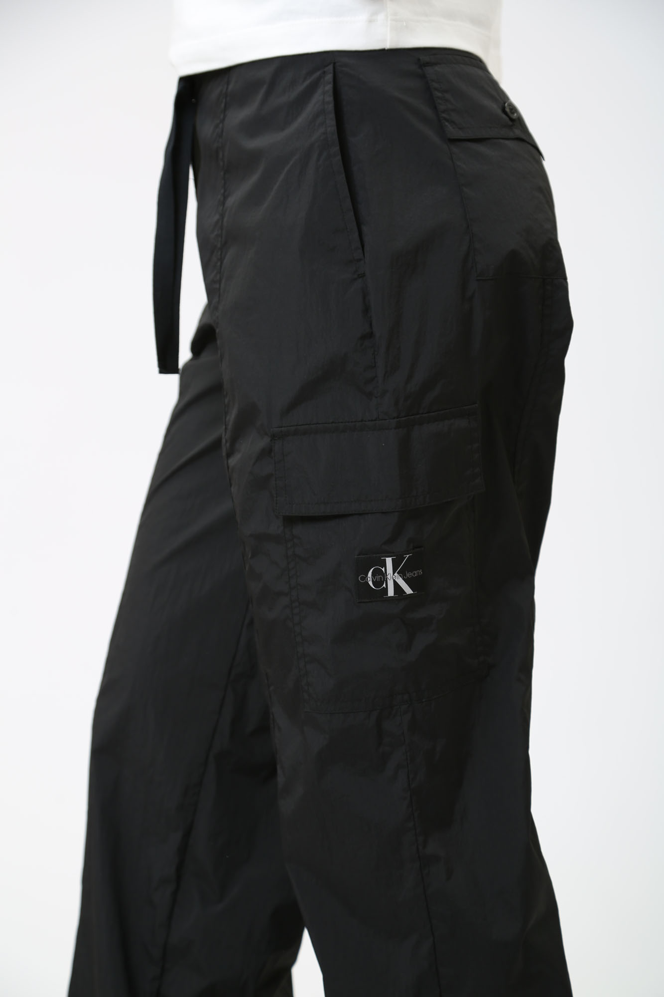 J20J223423 брюки спортивные calvin klein jeans 