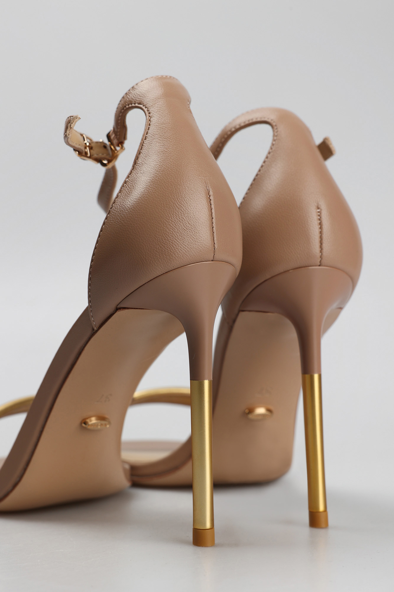 20136-105 Босоножки Graciana Бежевый