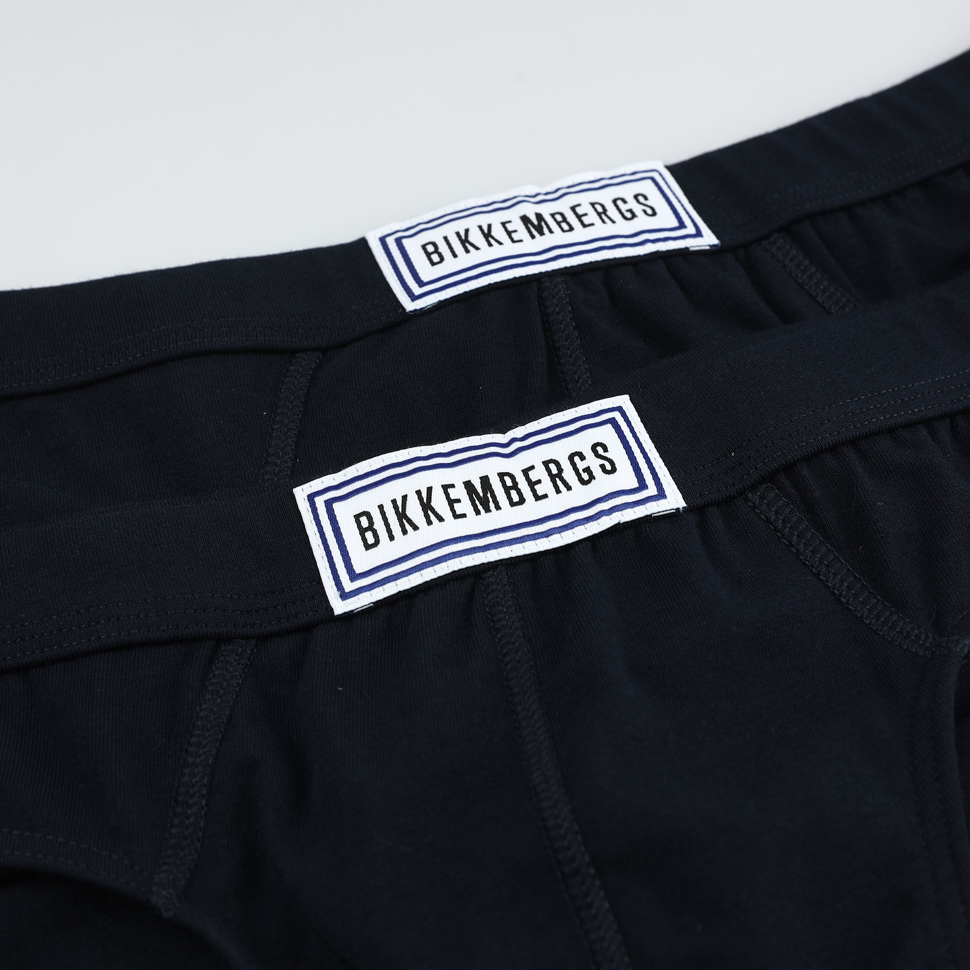 2 . Bikkembergs