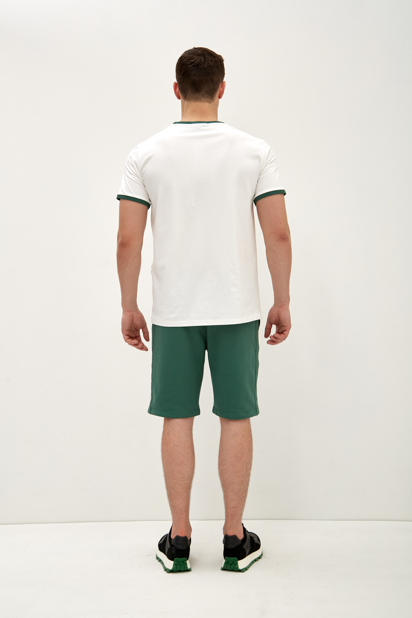 M-241-P-20-1093 Шорты The Hills Зеленый