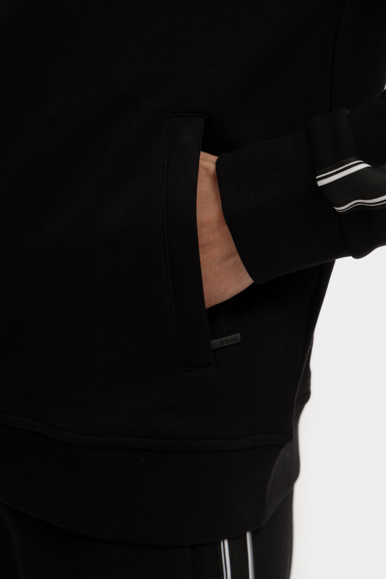 553910_705033 Толстовка Karl Lagerfeld Черный