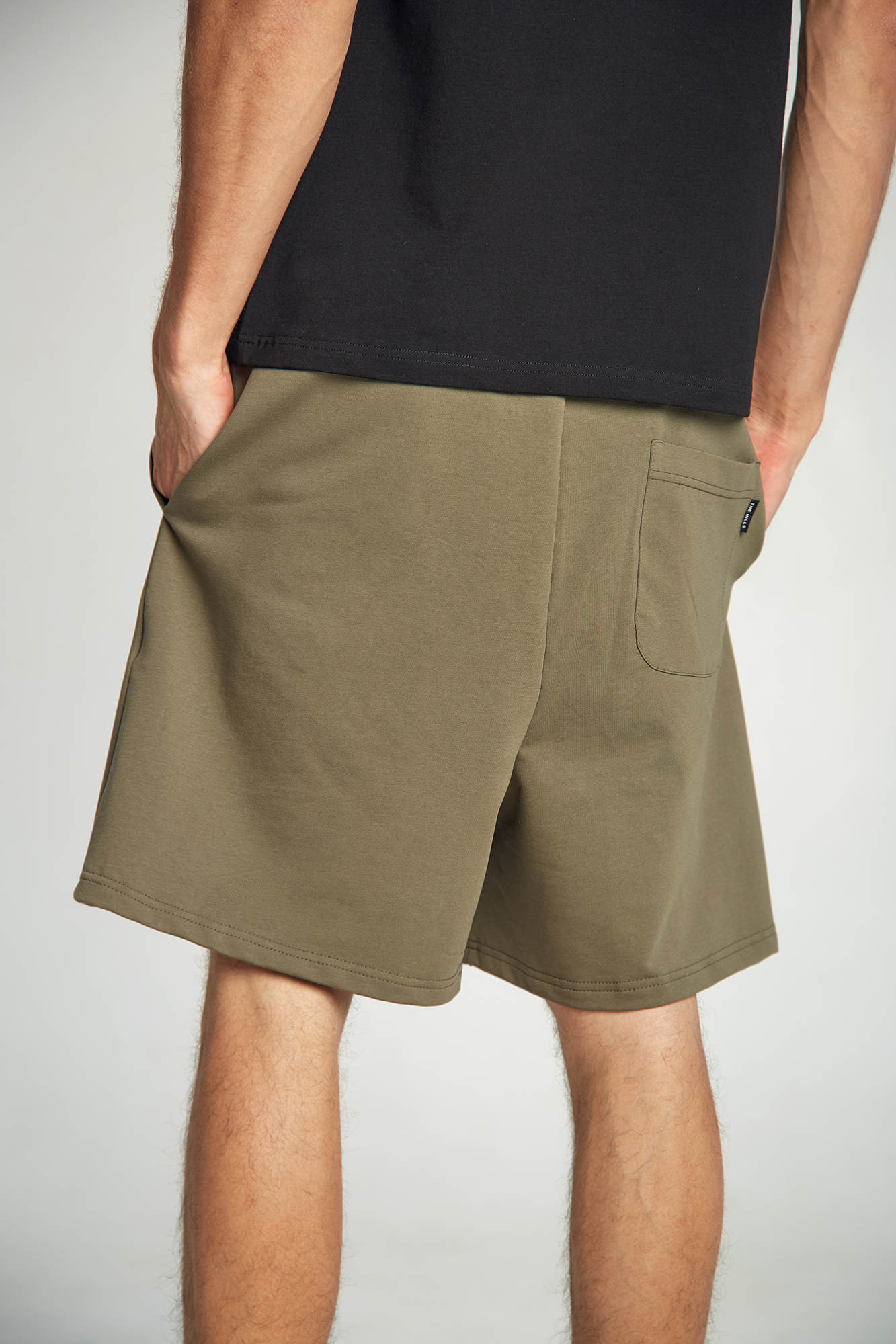 M-221-11-3329 Шорты The Hills Зеленый