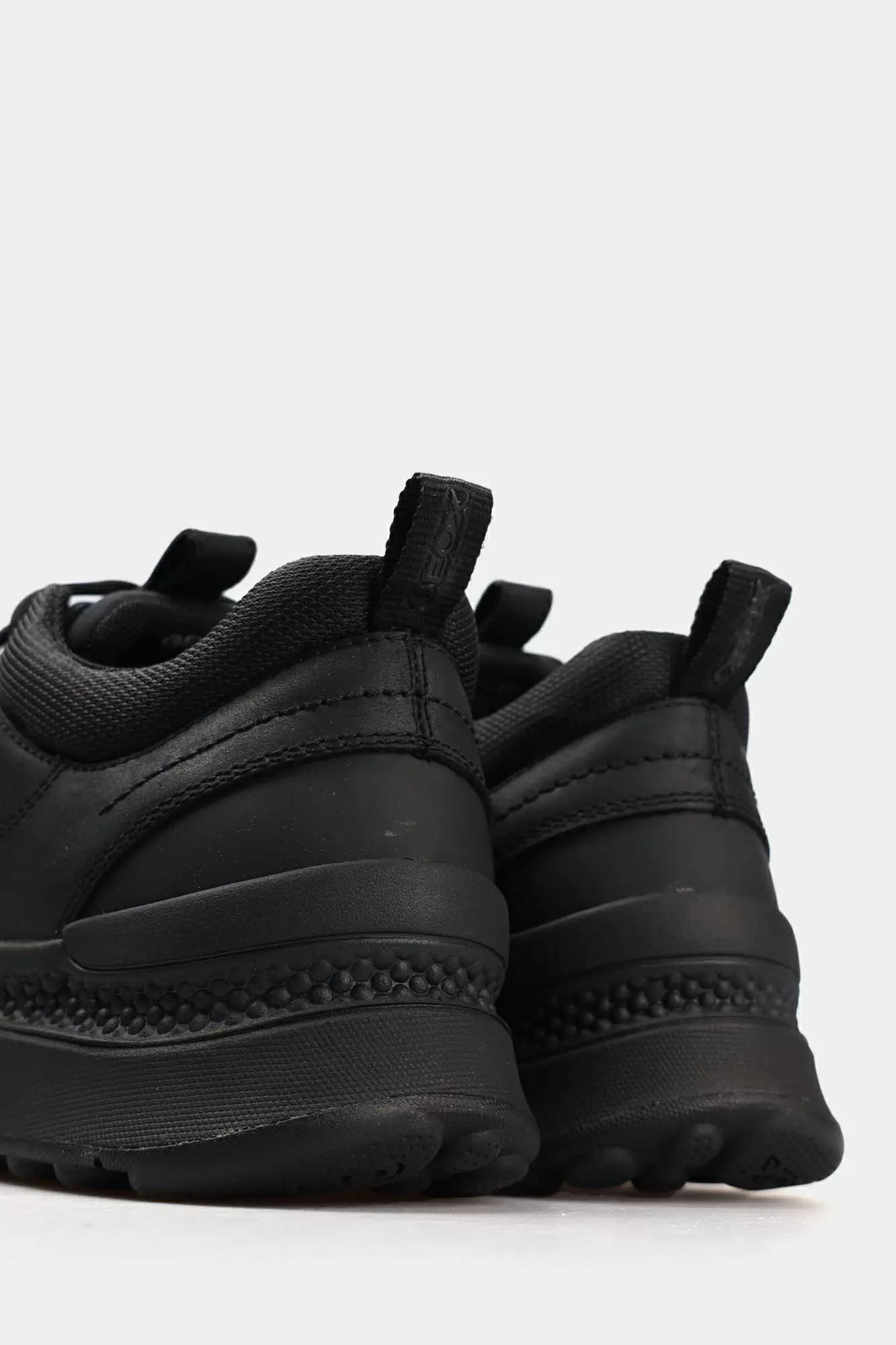 U46HMB0FFEKC Кроссовки Geox Черный