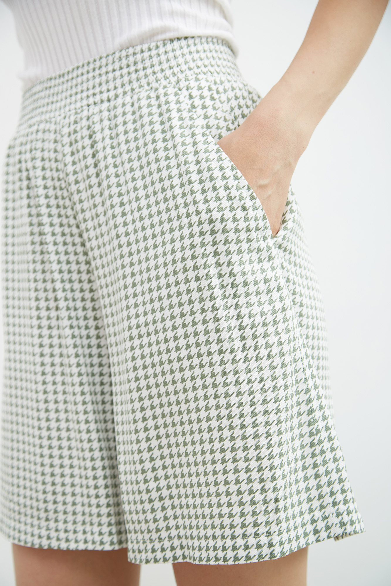 W-231-TH-56-0079 шорты the hills 