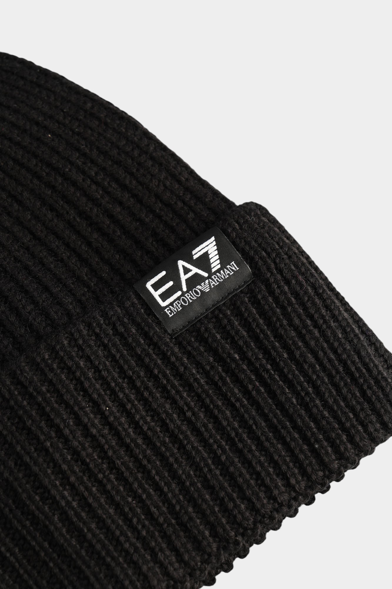 7X000312_AF18469 Шапка EA7 Черный