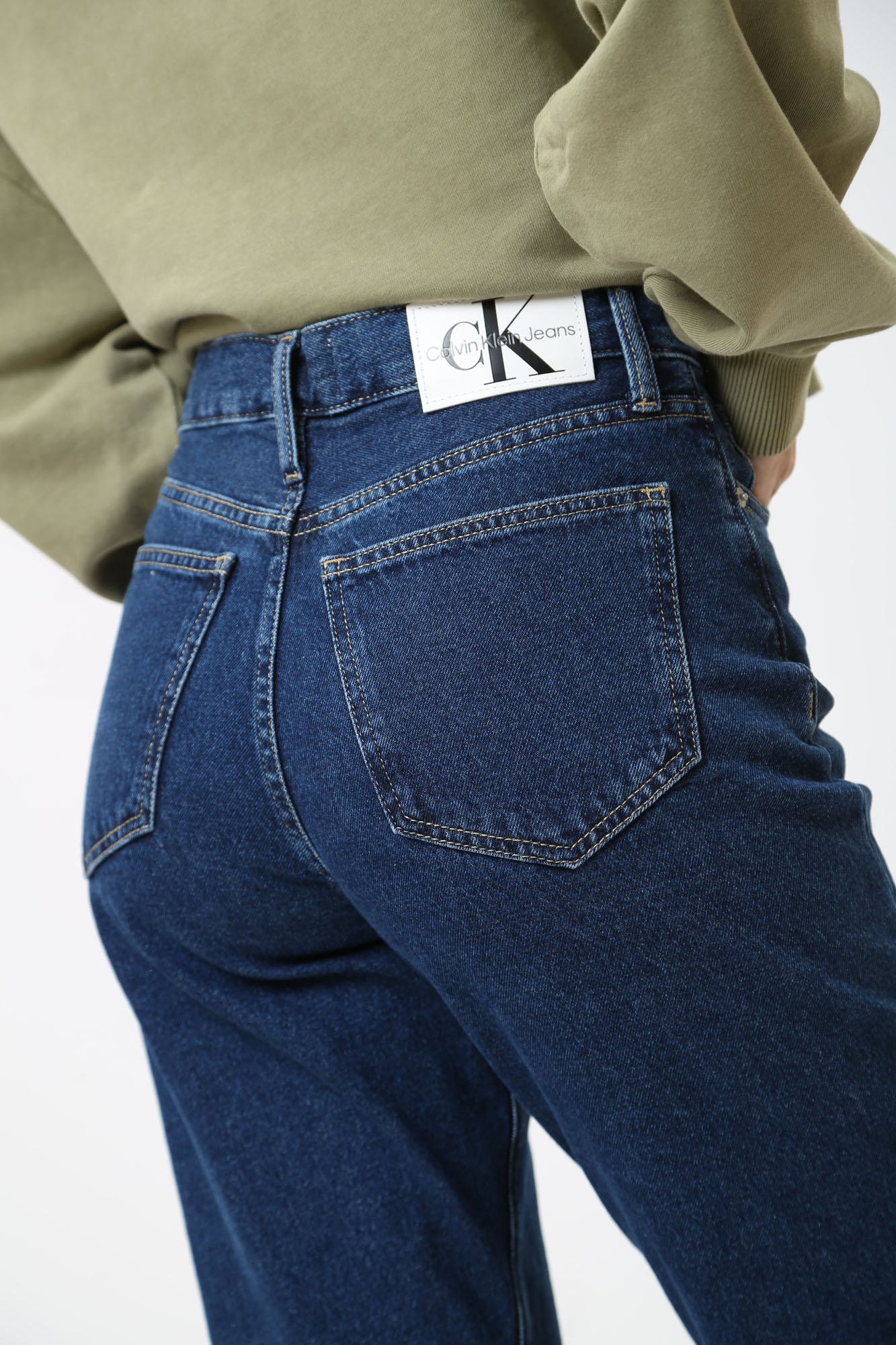 J20J222748 джинсы authentic slim straight  calvin klein jeans 