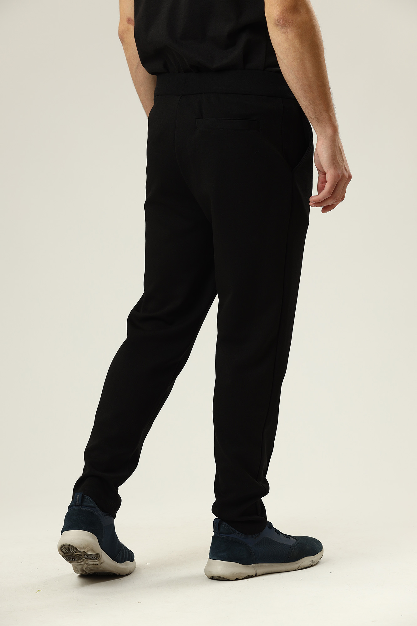 6KZPAR_ZJ6PZ Брюки спортивные джоггеры Armani Exchange Черный