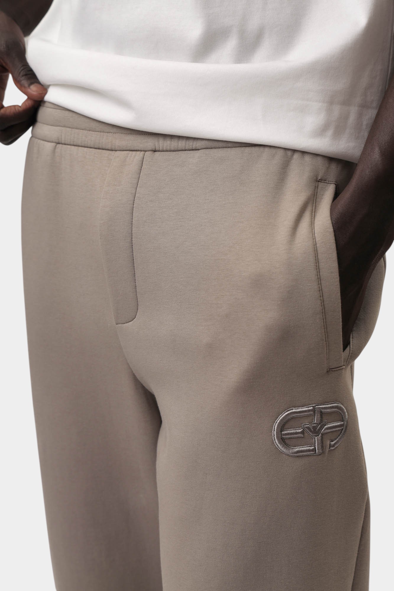 8N1PT0_1JHSZ Брюки спортивные Emporio Armani Серый