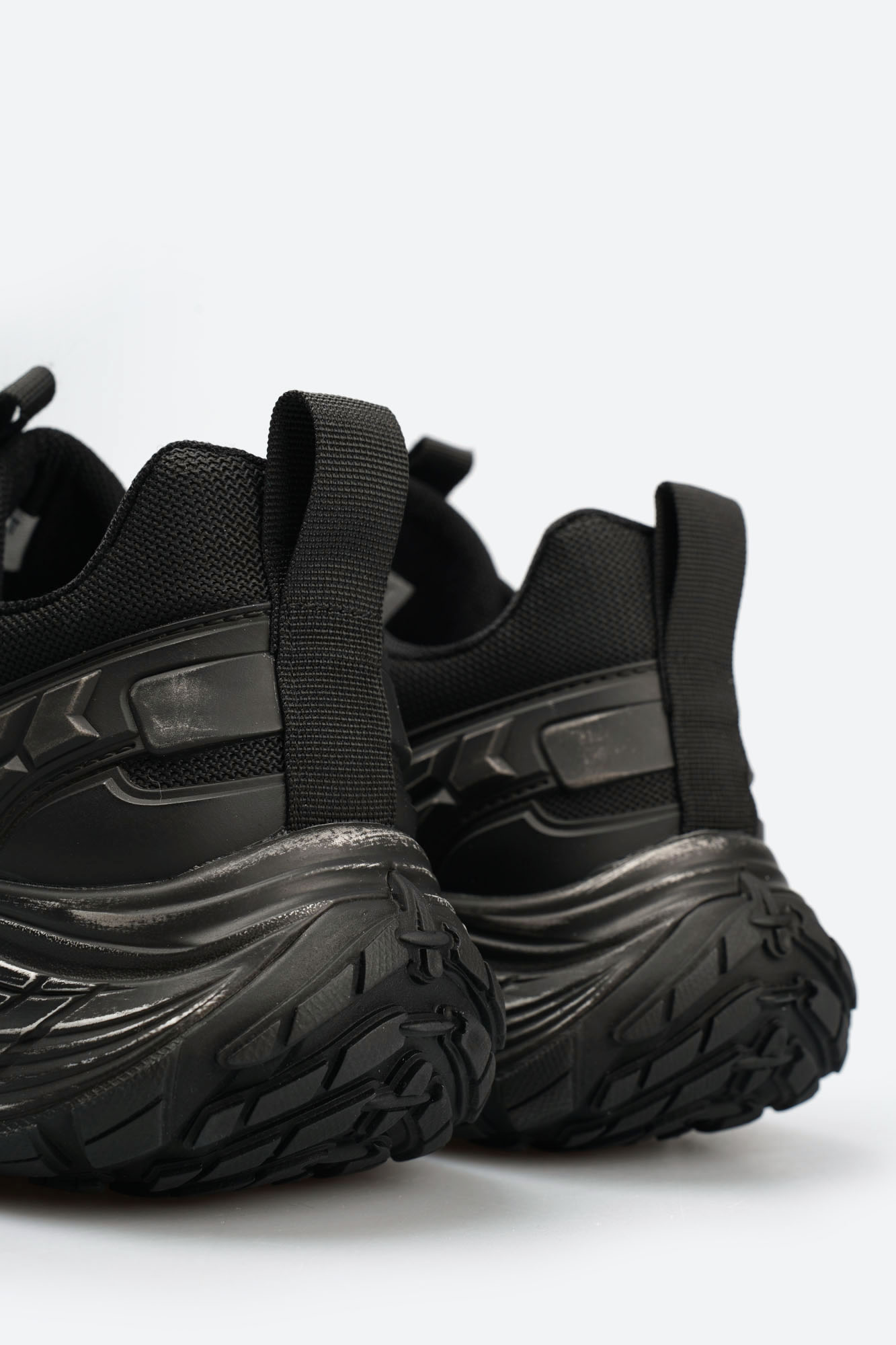 MC21021 Кроссовки Marc Cony Черный