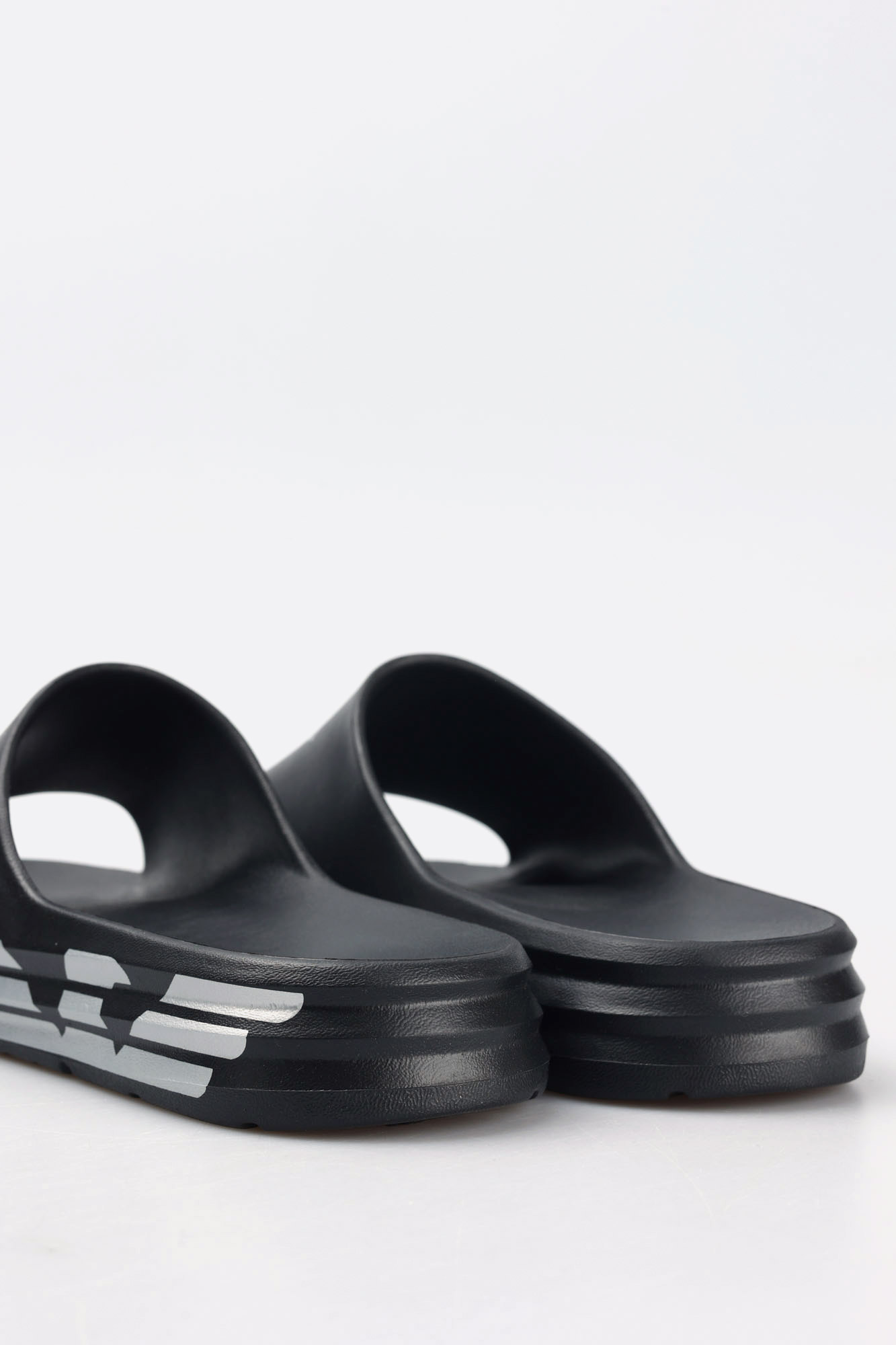 XBP008_XK337_N763 Шлепанцы EA7 Черный