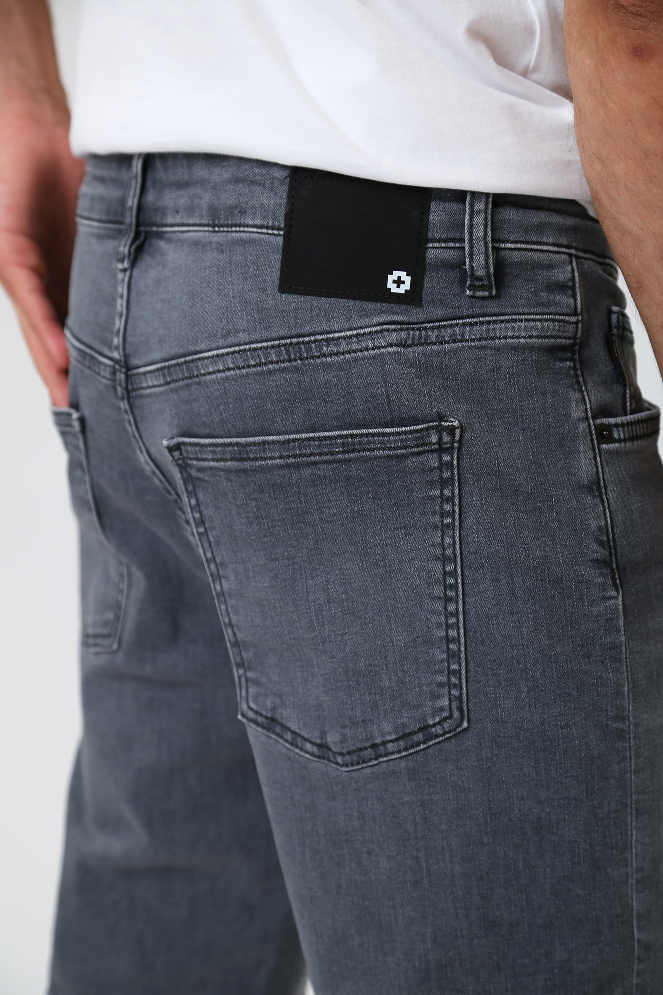 30037249_10015840 Шорты джинсовые Strellson Серый