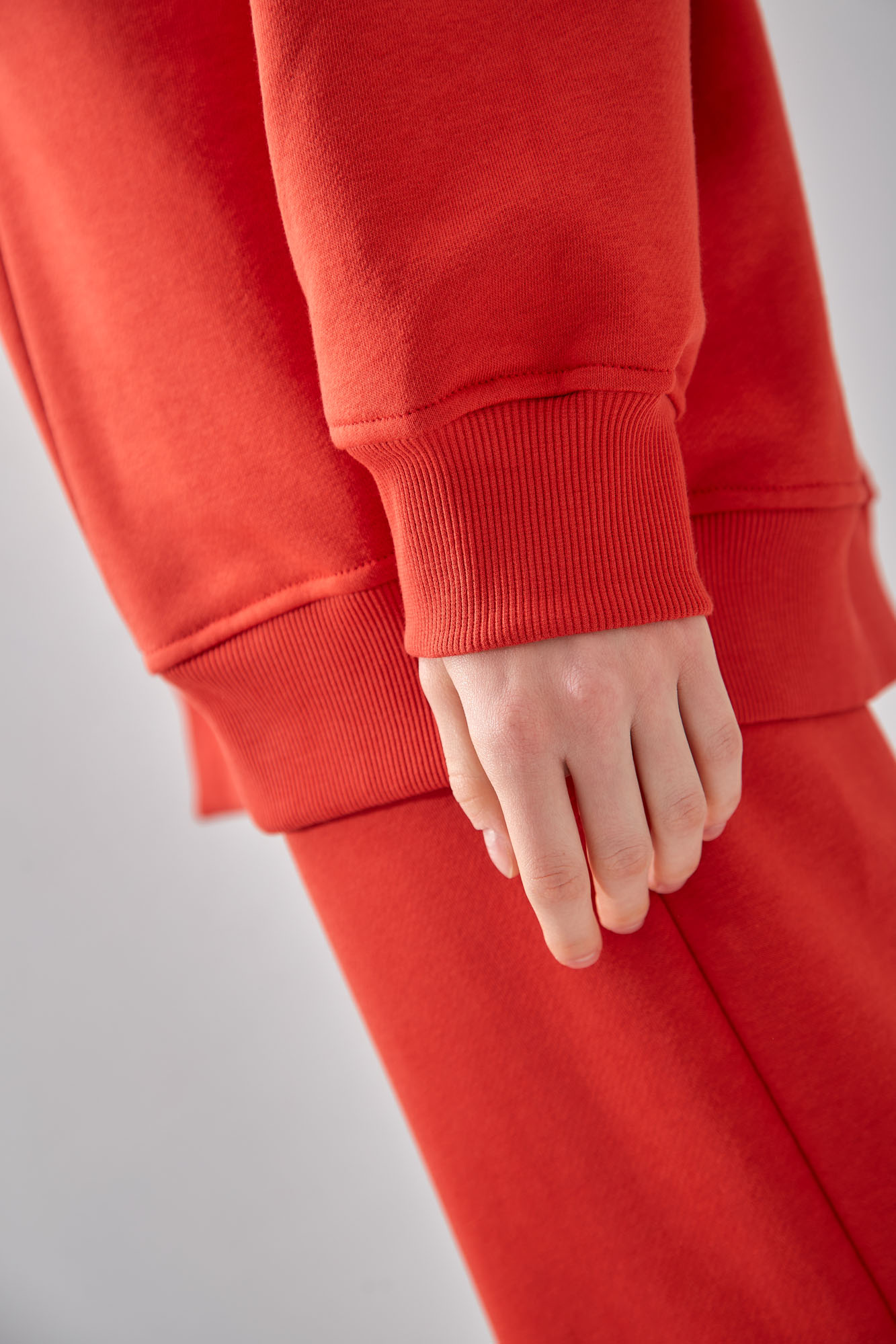 W-241-P-20-0063 худи the hills