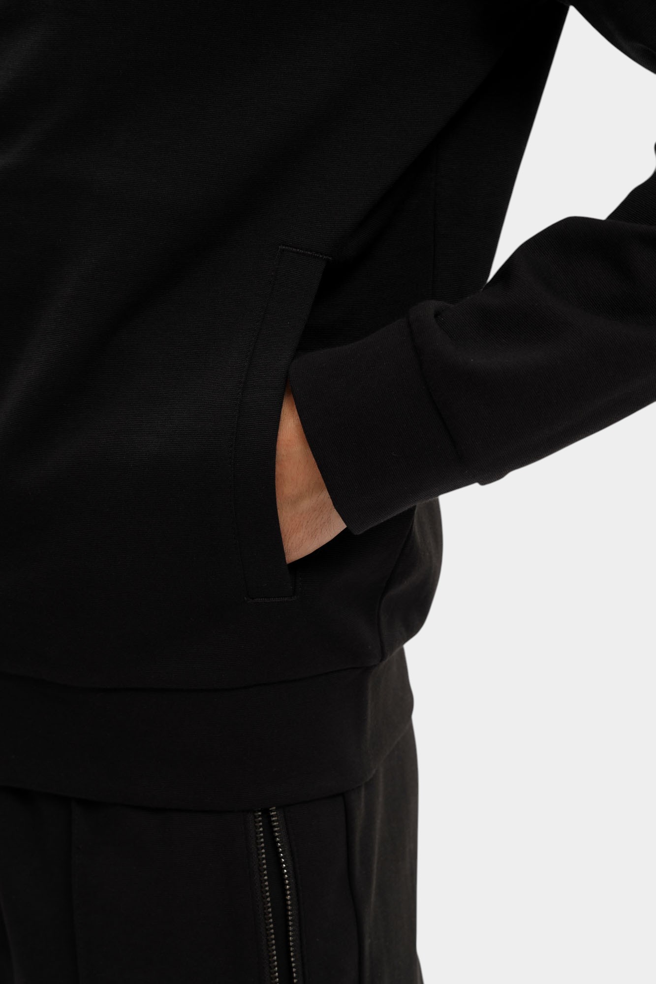 8N1MG0_1JBTZ Толстовка Emporio Armani Черный