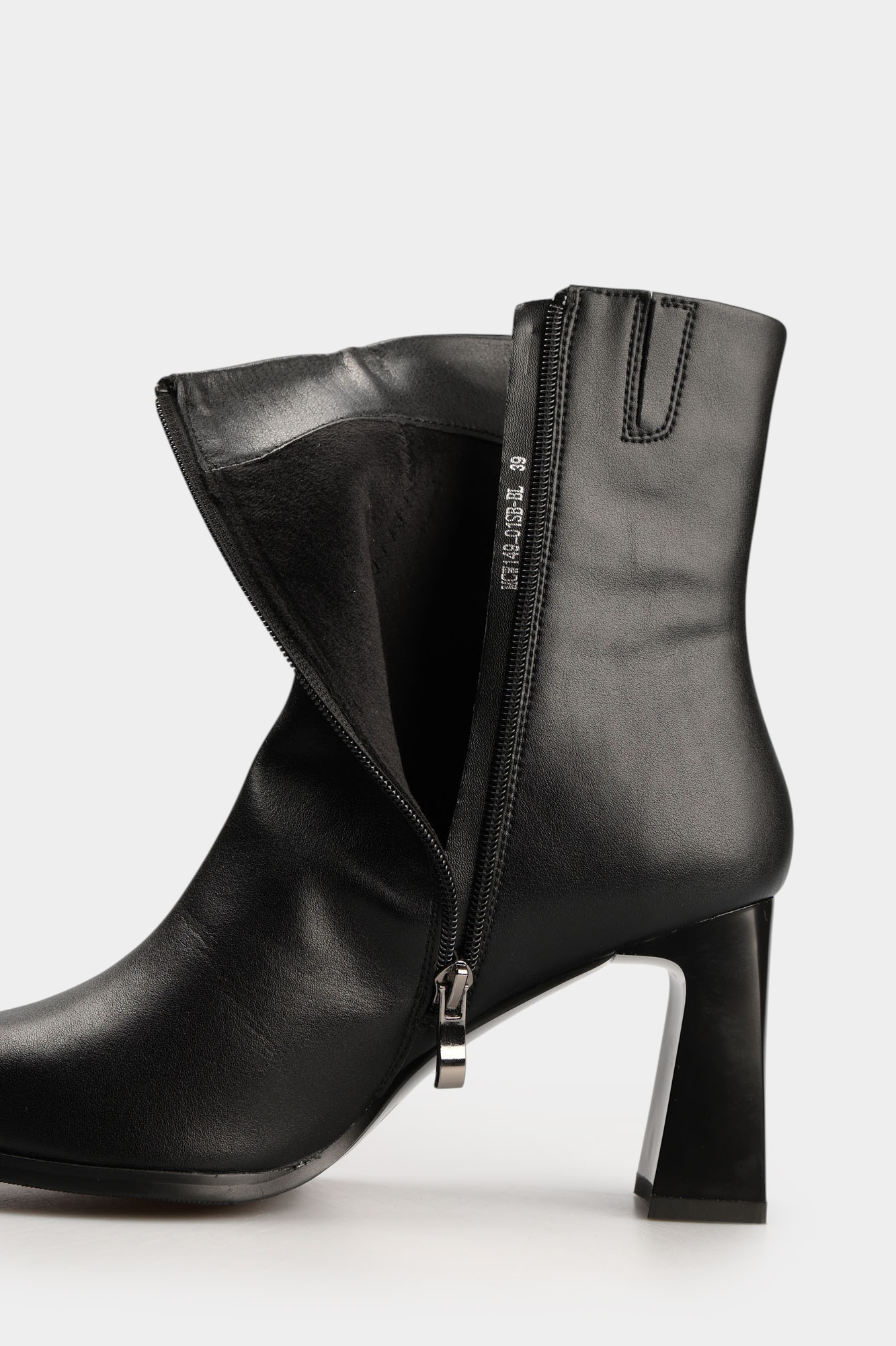 MCW149_01SB-BL Ботильоны Marc Cony Черный