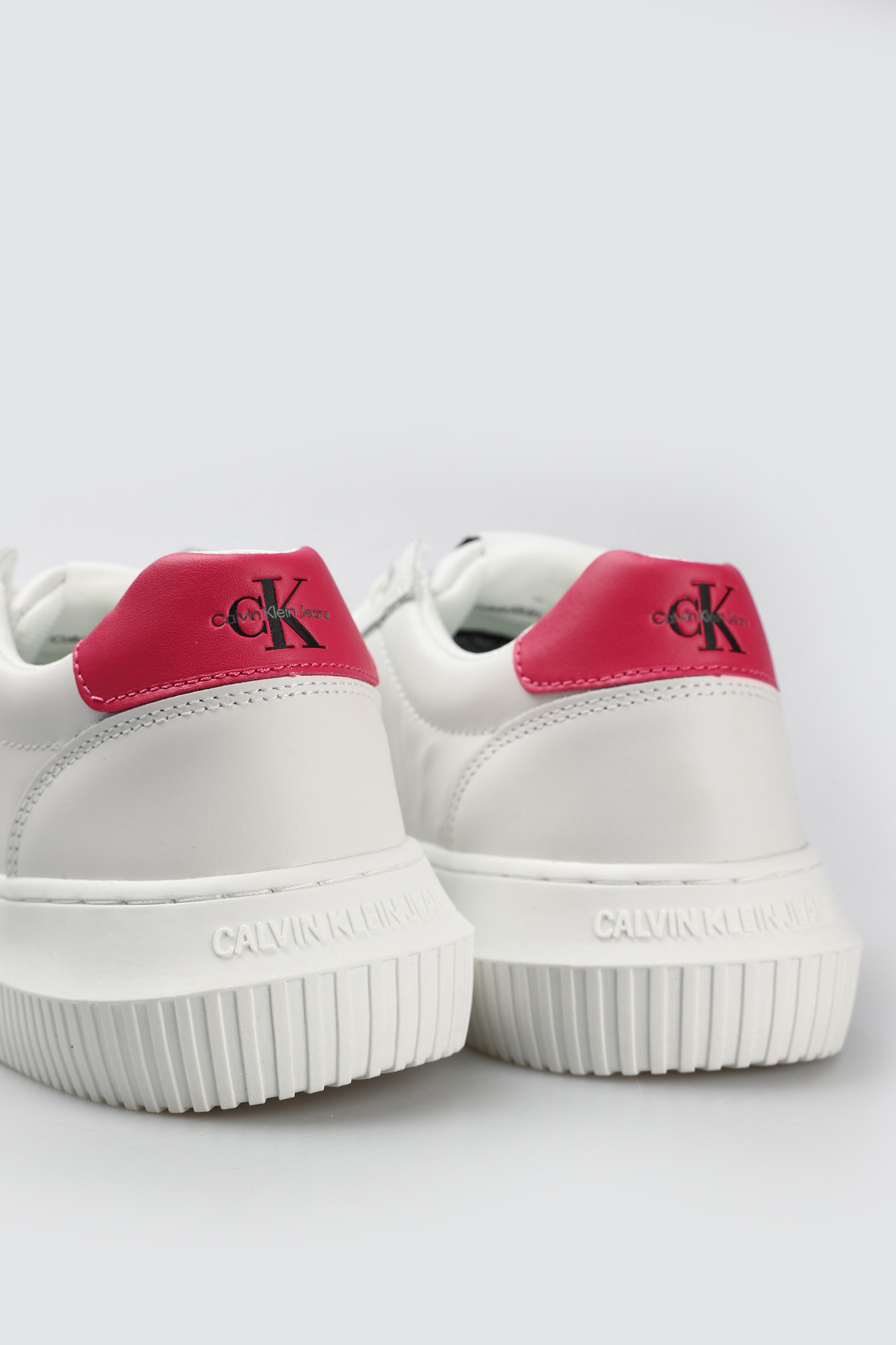 YW0YW00823 Кеды Calvin Klein Jeans Белый