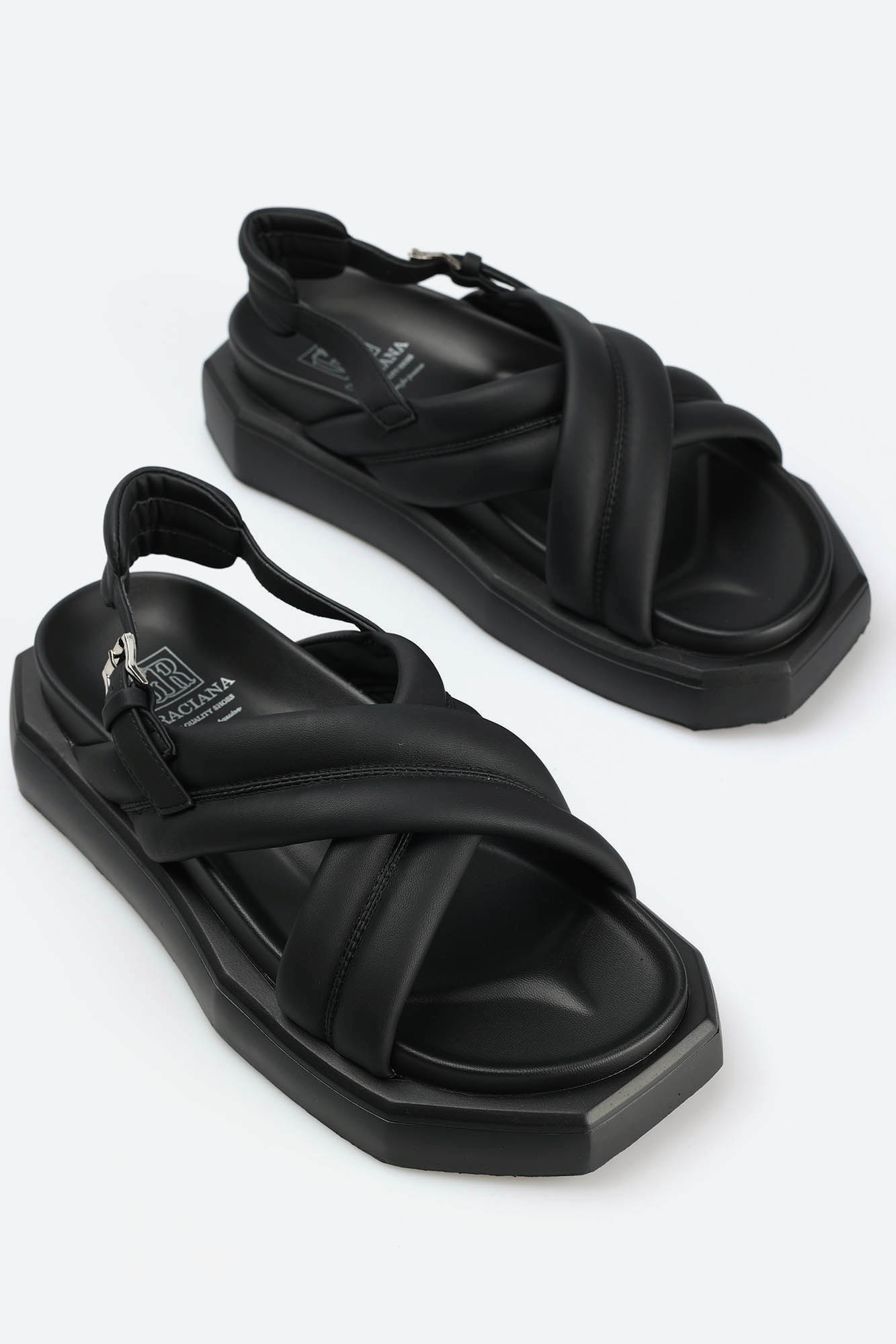 S8-011-5 Сандалии Graciana Черный