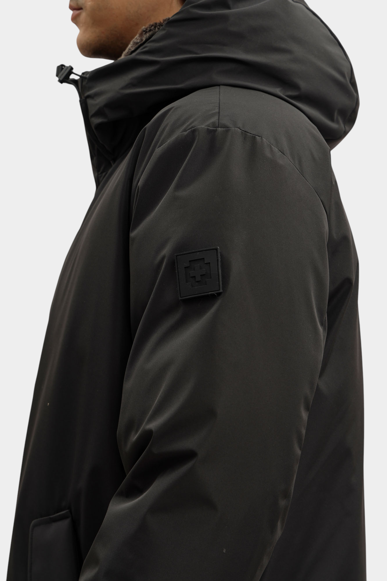 30043817_10018135 Парка Strellson Черный