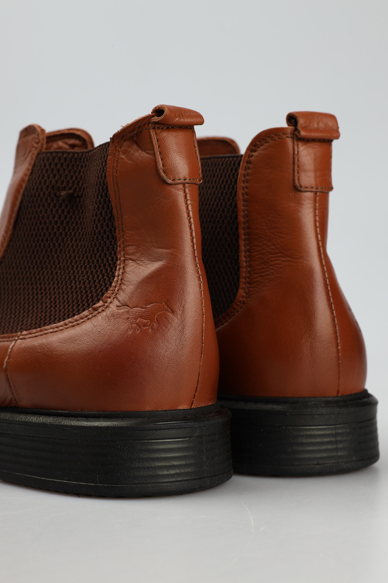 4937-501 Ботинки челси Mustang Коричневый