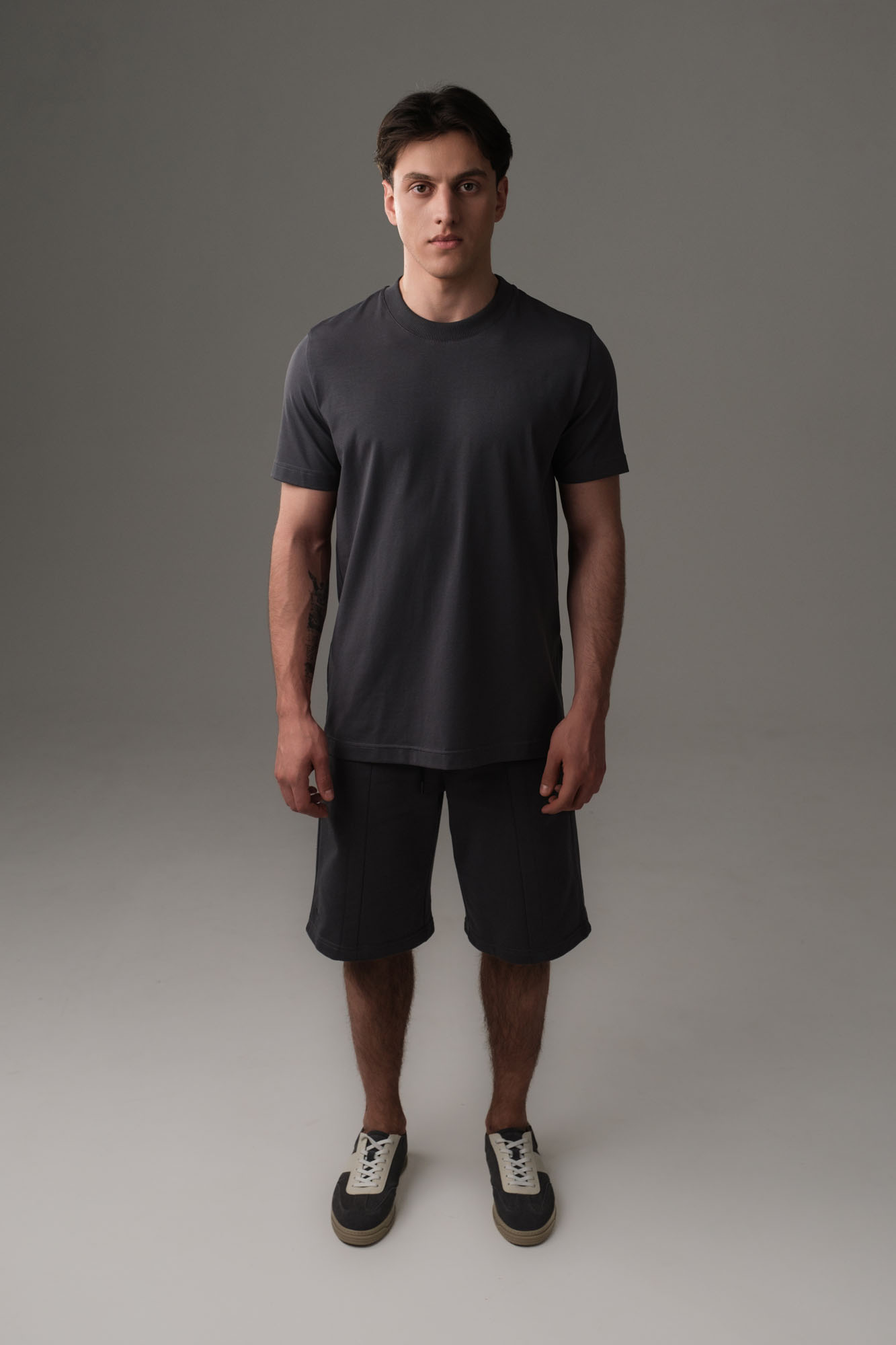 M-251-P-22-0074 Футболка The Hills Серый