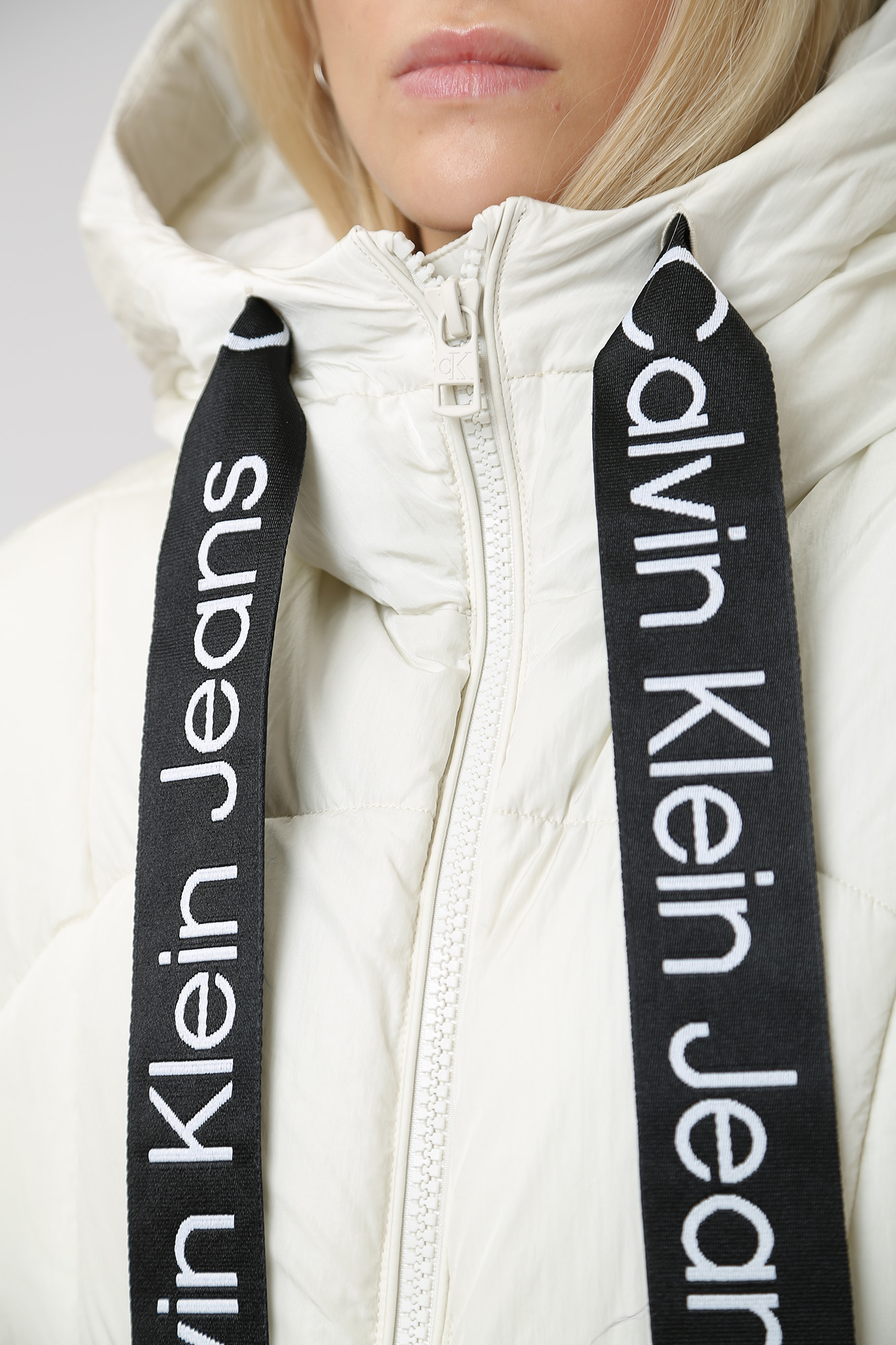 J20J221901 куртка calvin klein jeans 