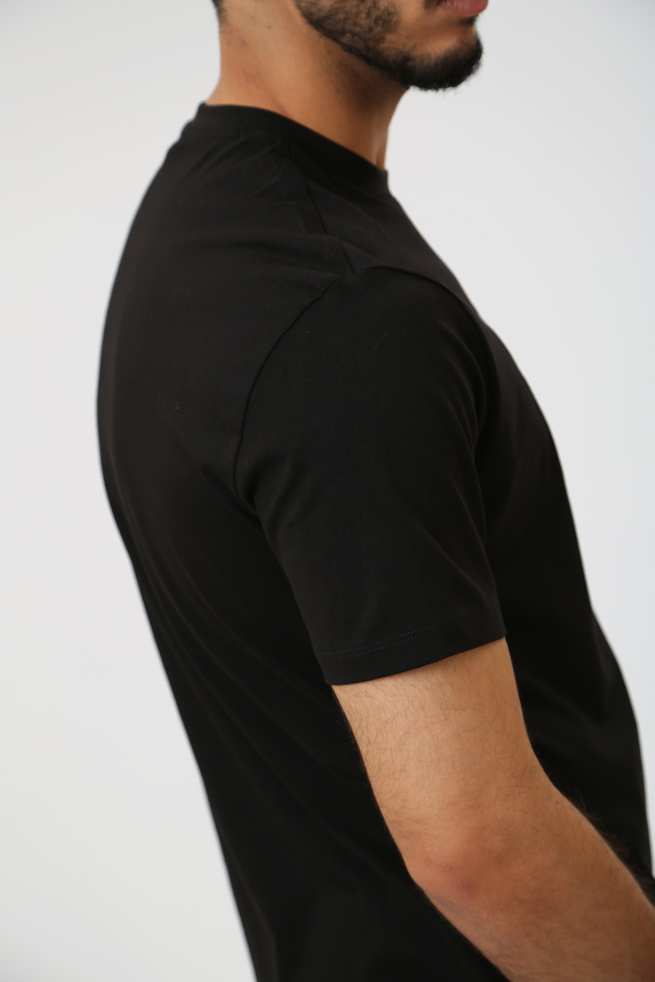 6RZTLB_ZJBYZ Футболка Armani Exchange Черный