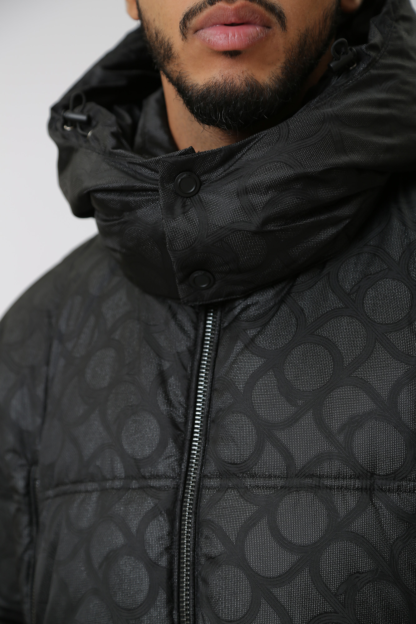 52S00945-1T006513 Пальто пуховое Trussardi Черный