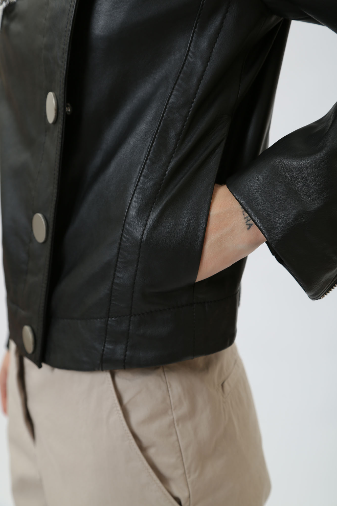 3DYB50_YLP1Z куртка кожаная armani exchange 