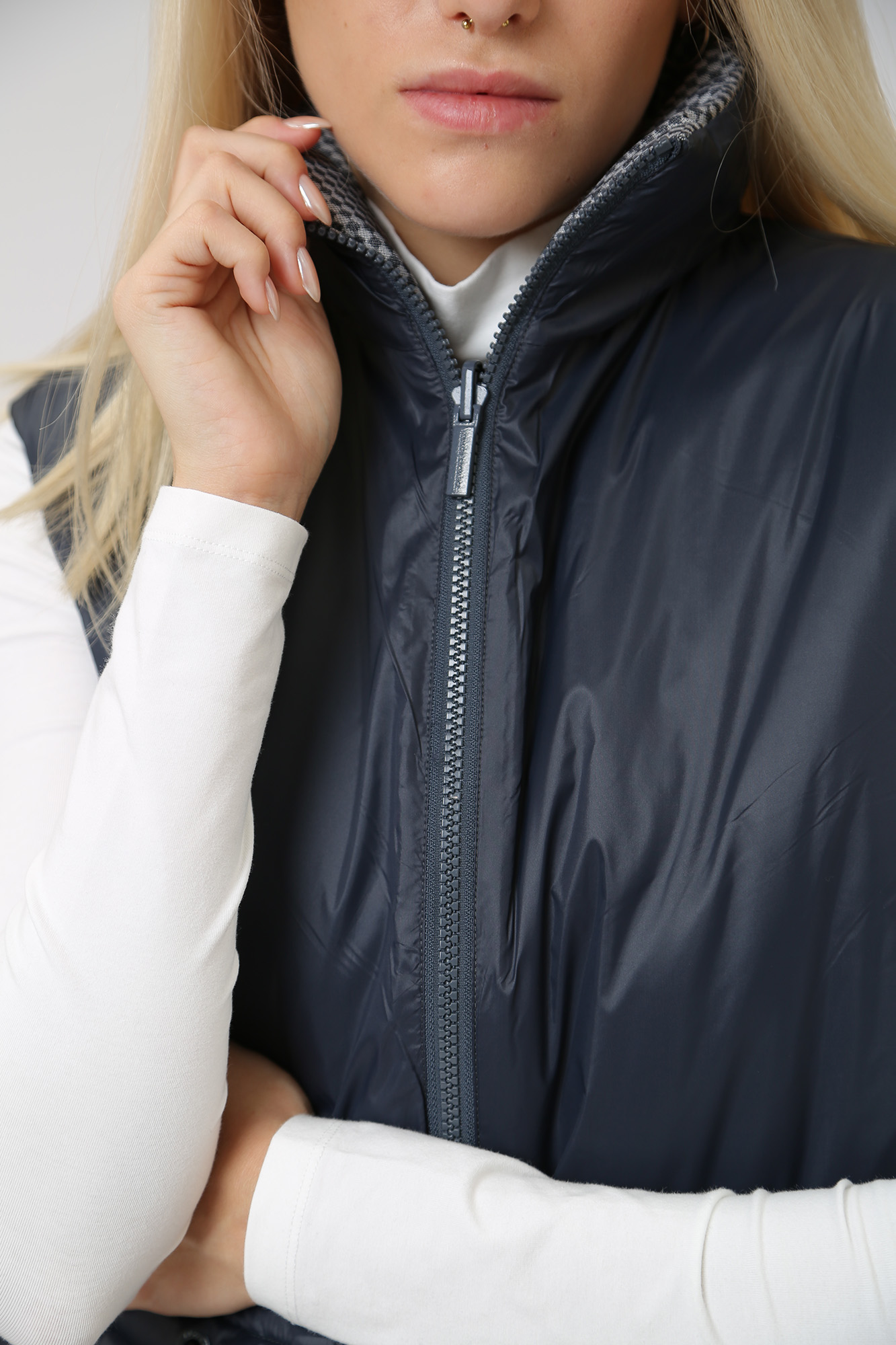 6RYQ34_YN6MZ жилет пуховый armani exchange 