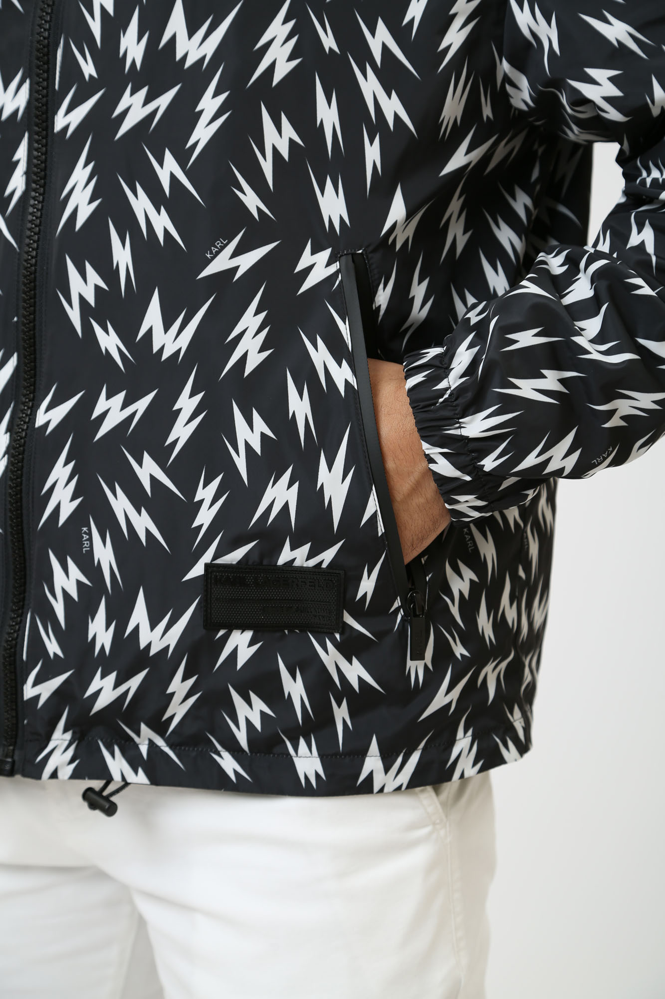 542508_505006 Ветровка Karl Lagerfeld Черный