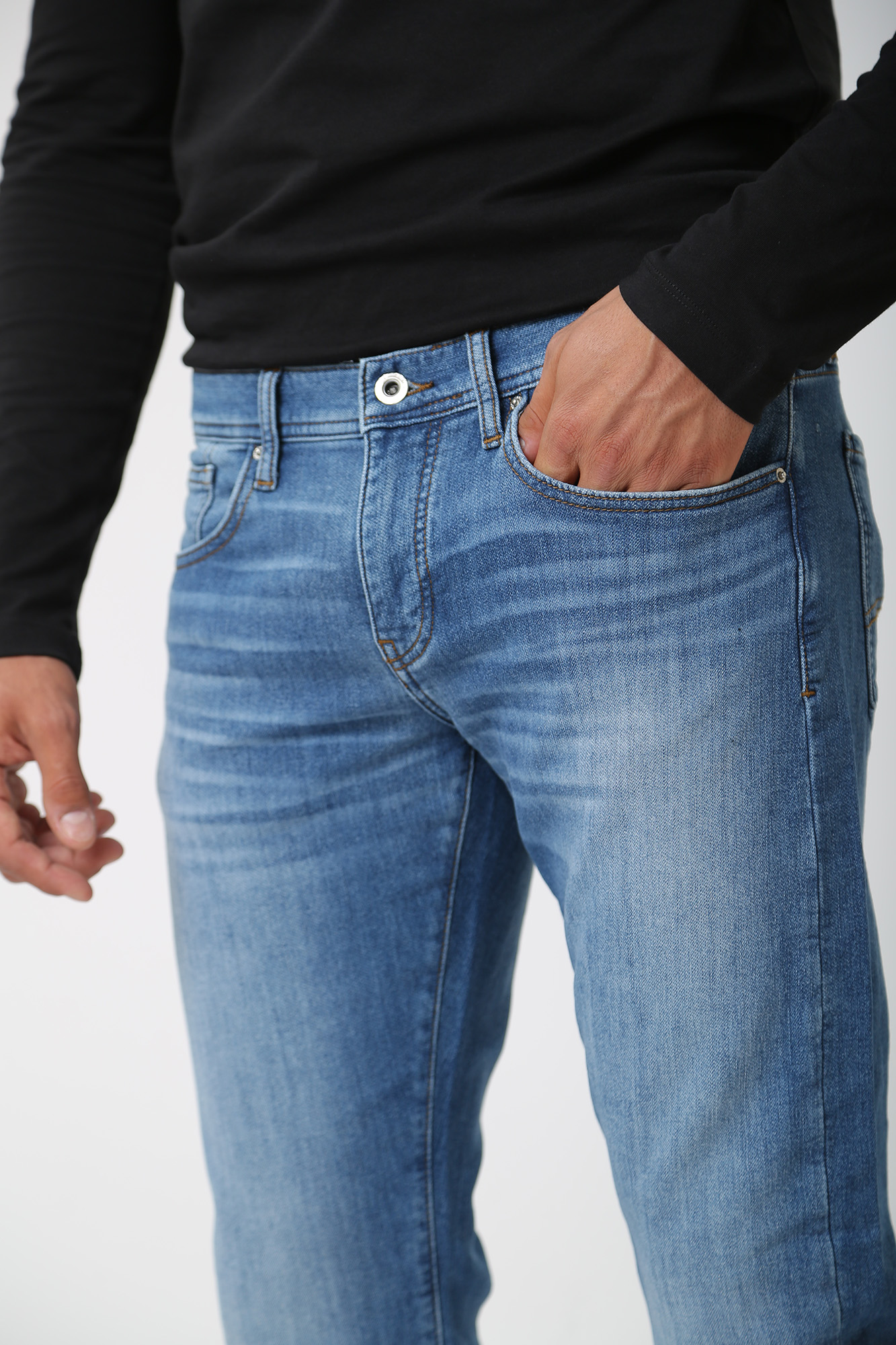 6RZJ13_Z1TTZ Брюки джинсовые Armani Exchange Синий