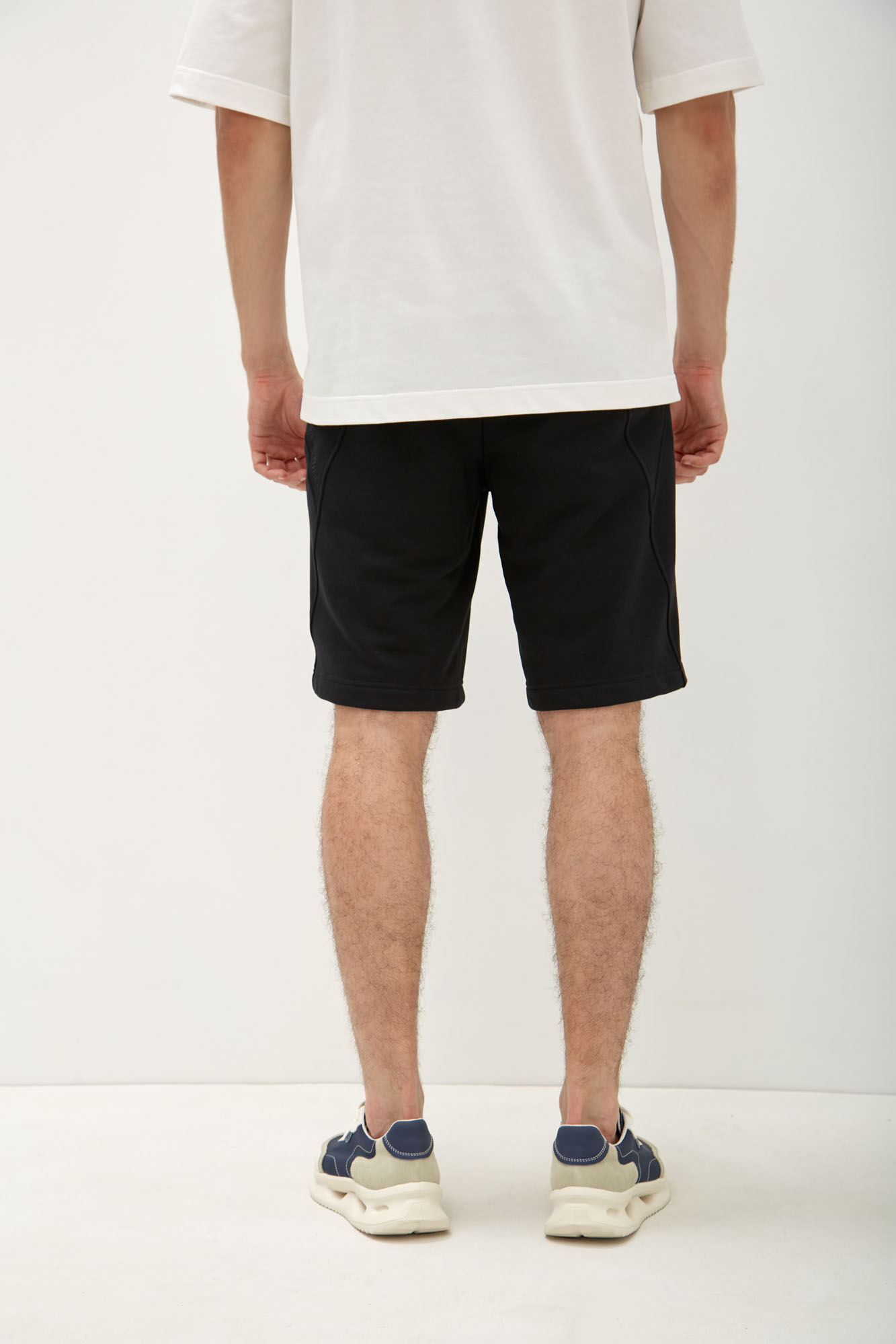 M-241-P-20-0087 Шорты The Hills Черный