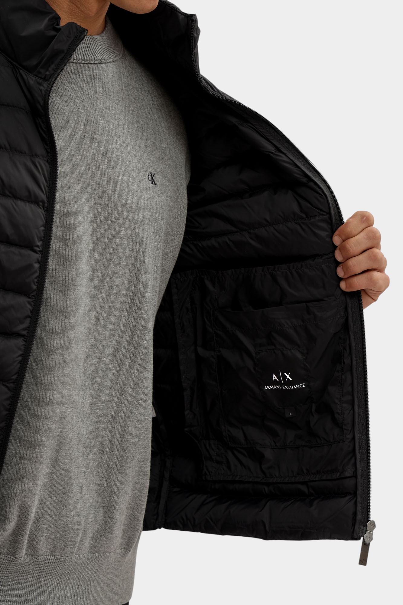 XM001576_AF16927 Жилет утепленный Armani Exchange Черный