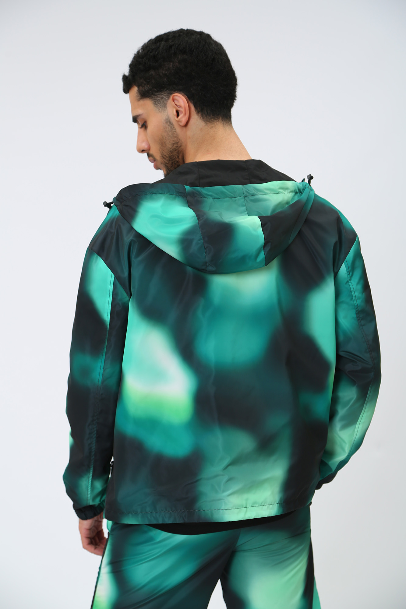 532508_505006 Ветровка Karl Lagerfeld Зеленый