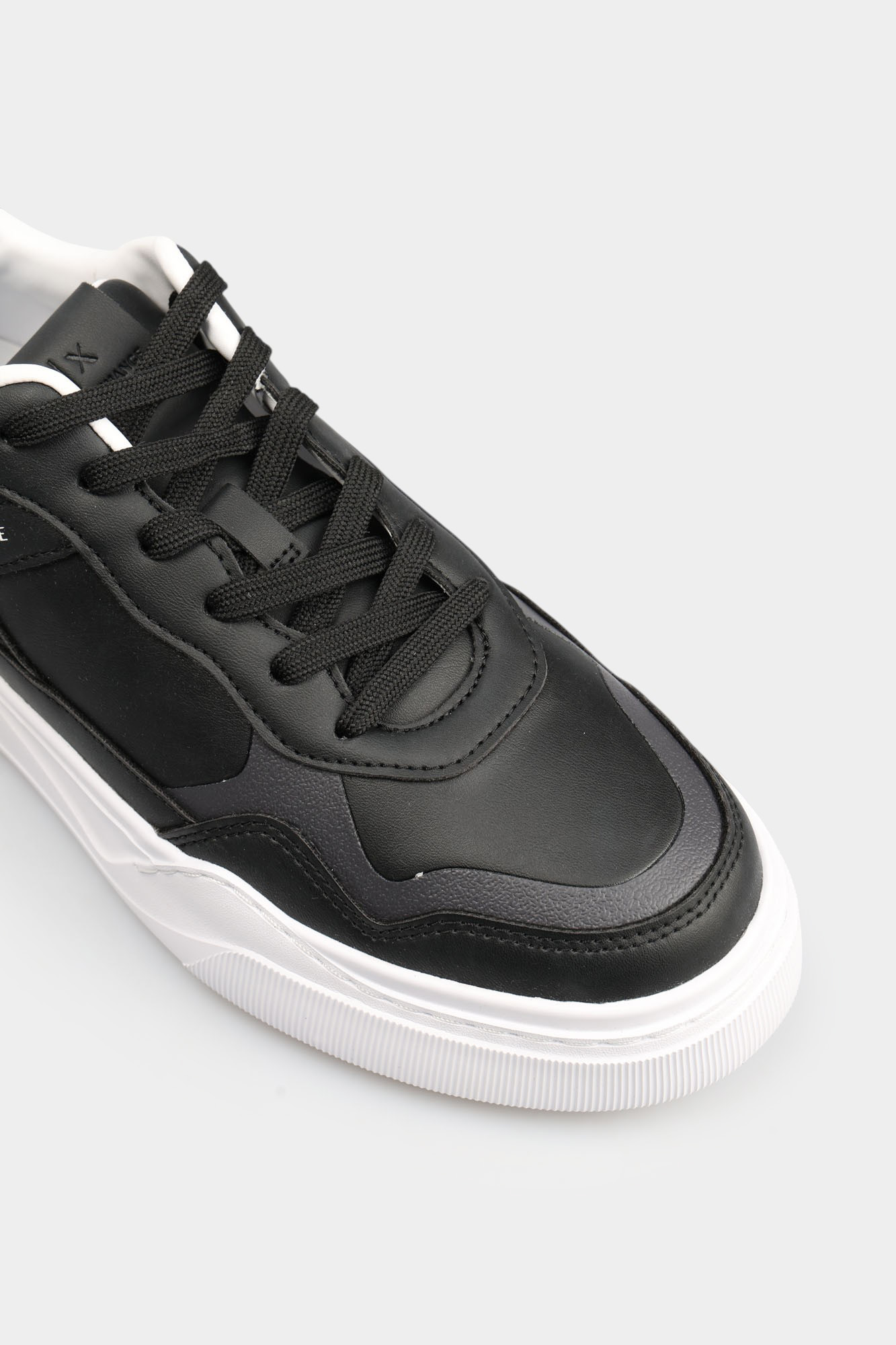 XUX219_XV857 Кеды Armani Exchange Черный