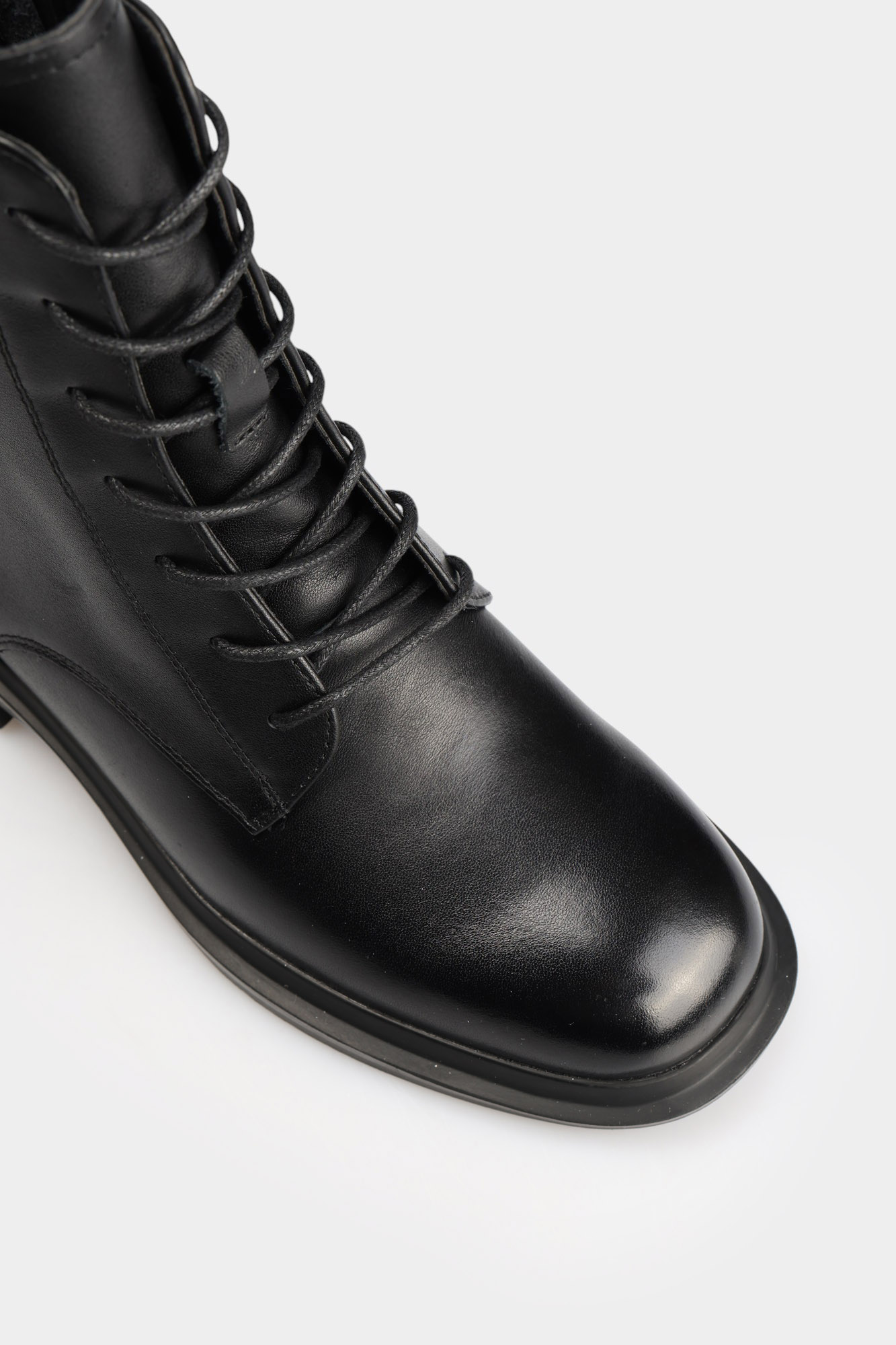 MC21860-WT Ботинки Marc Cony Черный